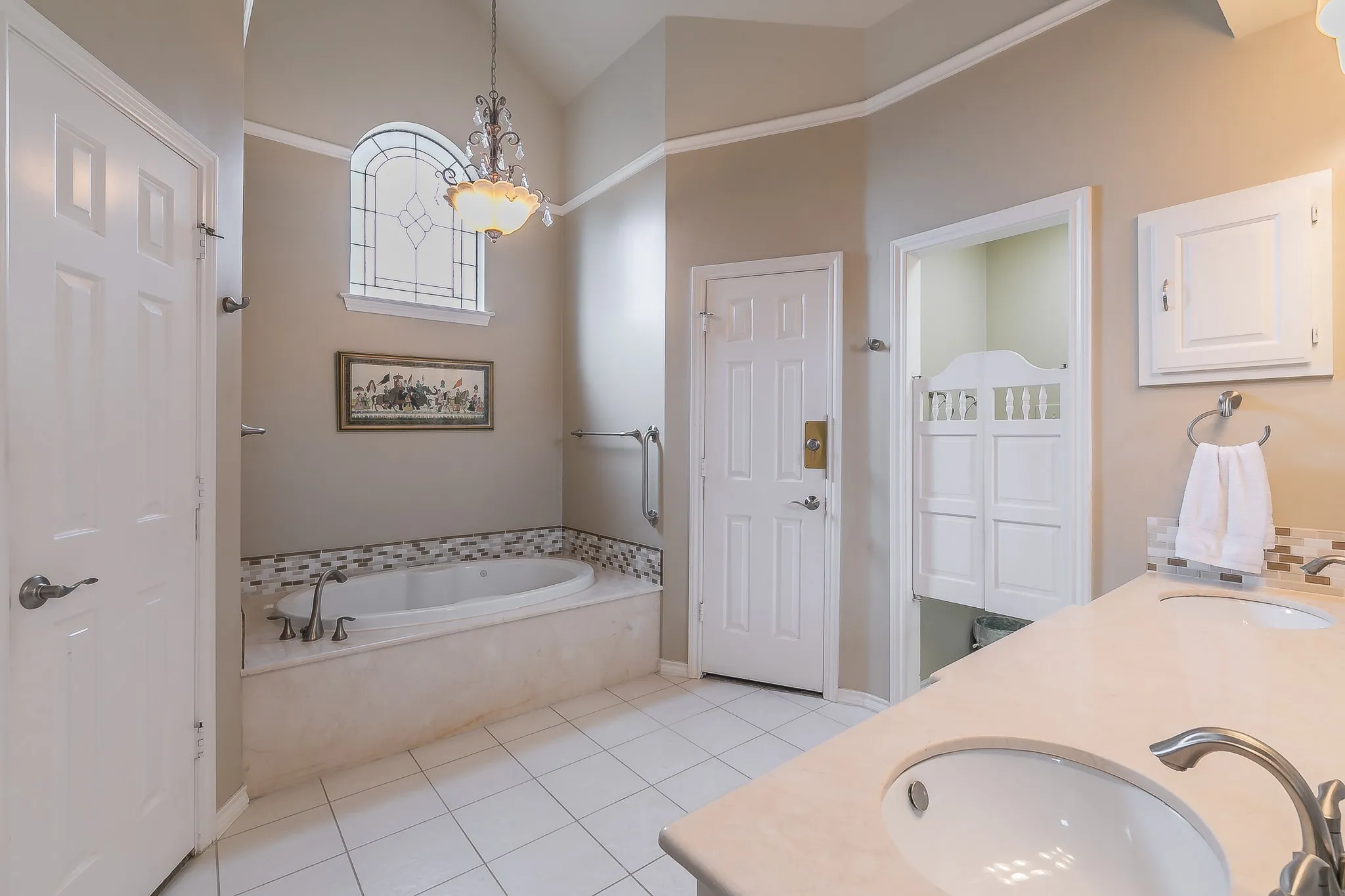 Single Family Residence For Rent in Tarrant County , 4105 Lexington Parkway, Colleyville, Texas 76034, 5 Bedrooms, 3 Bathrooms, 3 Garage spaces, 3,242 Sqft, built in 1987, Price $5,300, mls#21319694, Real Estate Agent in Colleyville, Homes For Rent in Tarrant county, Homes For Rent in Colleyville, Realtor in Colleyville Texas, Real Estate Brokerage Independent Realty Texas, Luminita Cordes Realtor