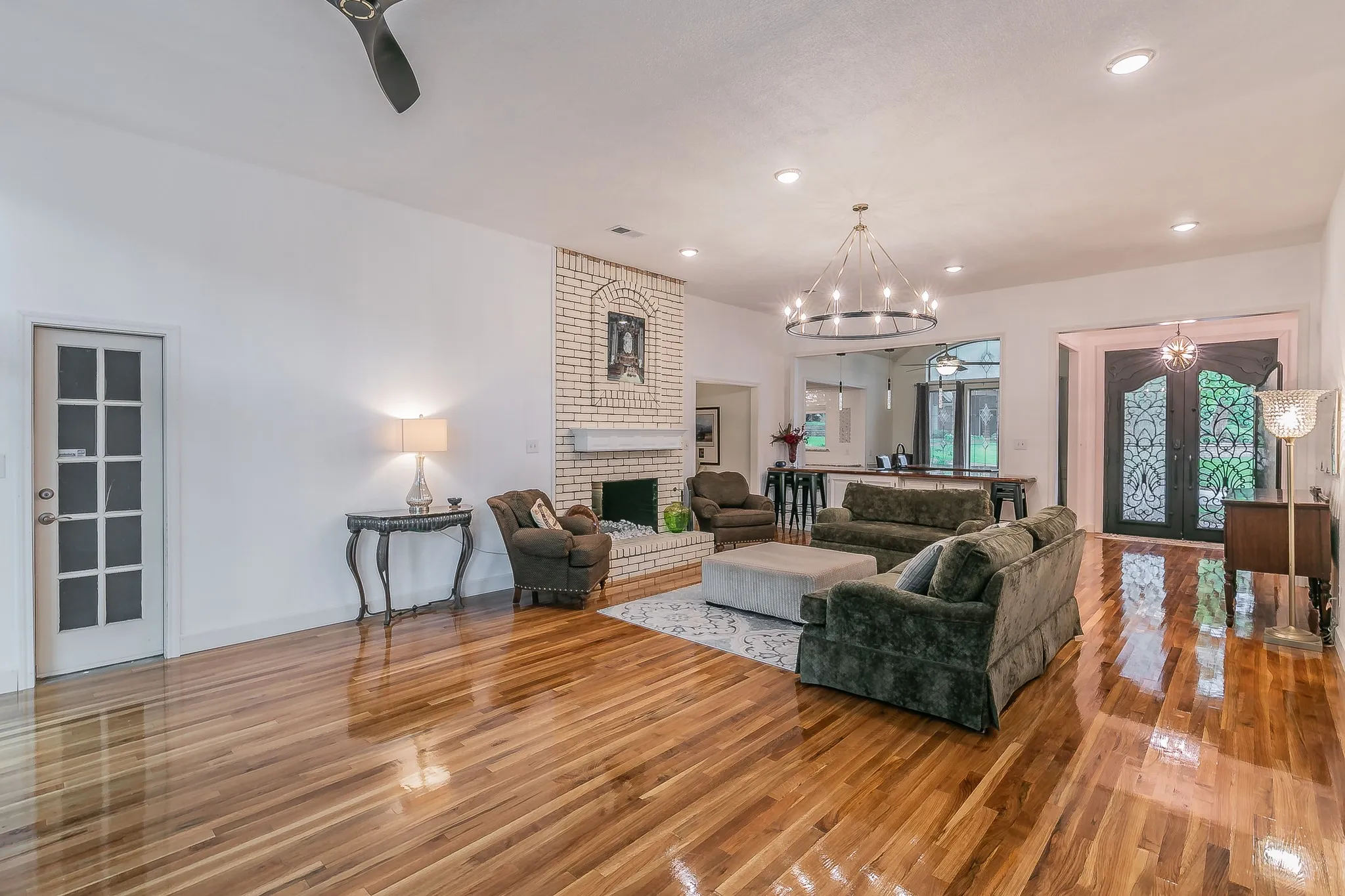 Single Family Residence For Rent in Tarrant County , 4105 Lexington Parkway, Colleyville, Texas 76034, 5 Bedrooms, 3 Bathrooms, 3 Garage spaces, 3,242 Sqft, built in 1987, Price $5,300, mls#21319694, Real Estate Agent in Colleyville, Homes For Rent in Tarrant county, Homes For Rent in Colleyville, Realtor in Colleyville Texas, Real Estate Brokerage Independent Realty Texas, Luminita Cordes Realtor