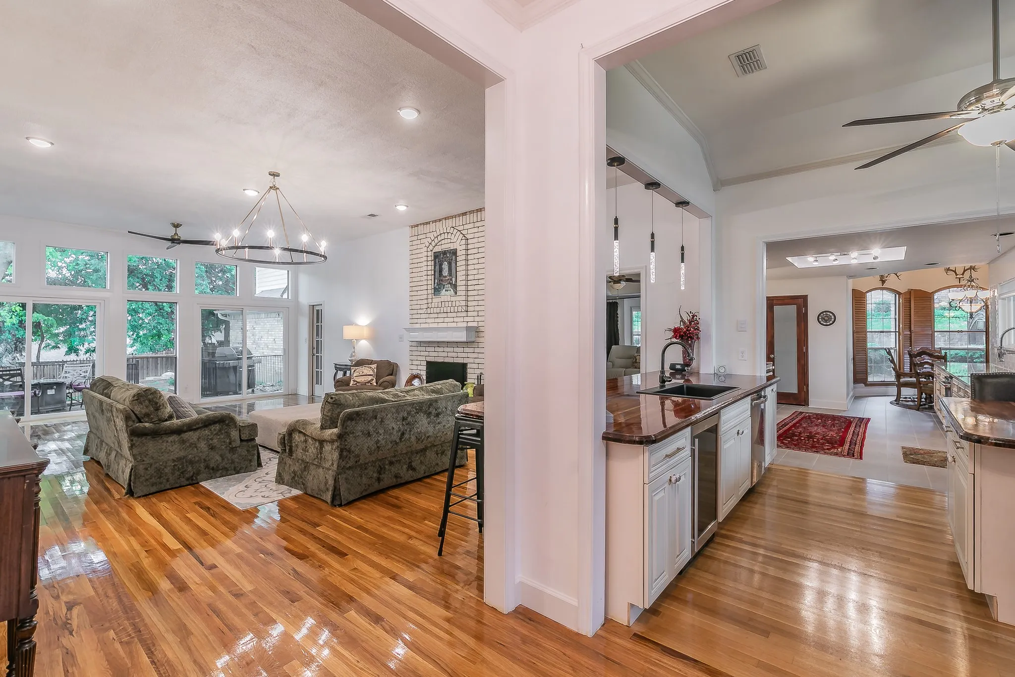 Single Family Residence For Rent in Tarrant County , 4105 Lexington Parkway, Colleyville, Texas 76034, 5 Bedrooms, 3 Bathrooms, 3 Garage spaces, 3,242 Sqft, built in 1987, Price $5,300, mls#21319694, Real Estate Agent in Colleyville, Homes For Rent in Tarrant county, Homes For Rent in Colleyville, Realtor in Colleyville Texas, Real Estate Brokerage Independent Realty Texas, Luminita Cordes Realtor