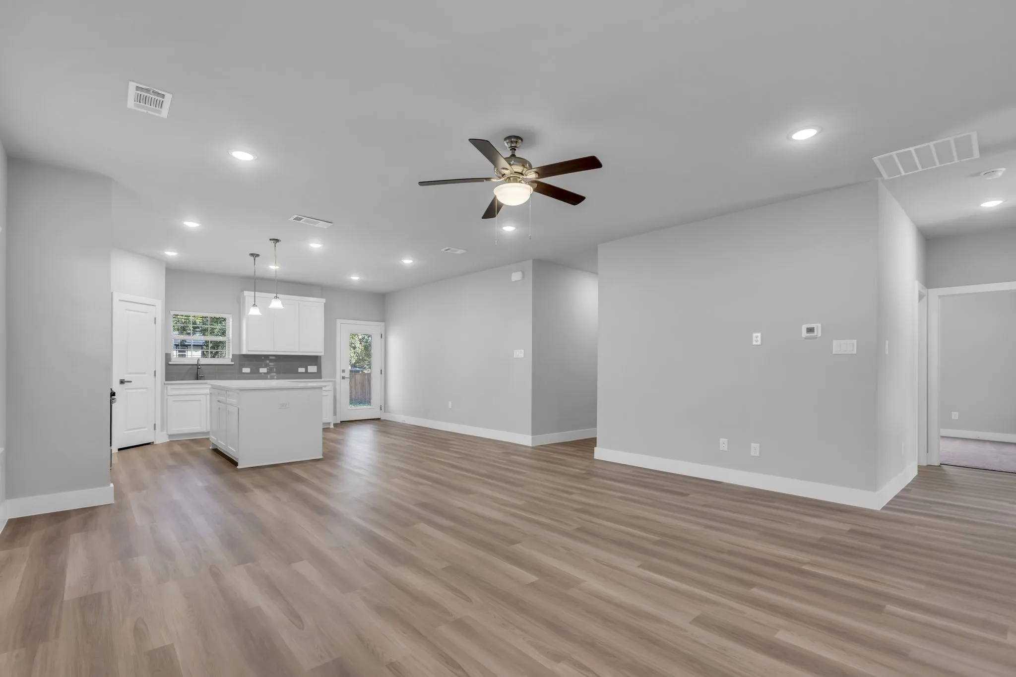 Single Family Residence For Rent in Grayson County , 121 W Morton Street, Denison, Texas 75021, 3 Bedroom, 2 Bathroom, 2 Garage spaces, 1,598 Sqft, built in 2023, mls#21319724, Real Estate Agent in Denison, Homes For Rent in Grayson county, Homes For Rent in Denison, Realtor in Denison Texas, Real Estate Brokerage Independent Realty Texas, Luminita Cordes Realtor