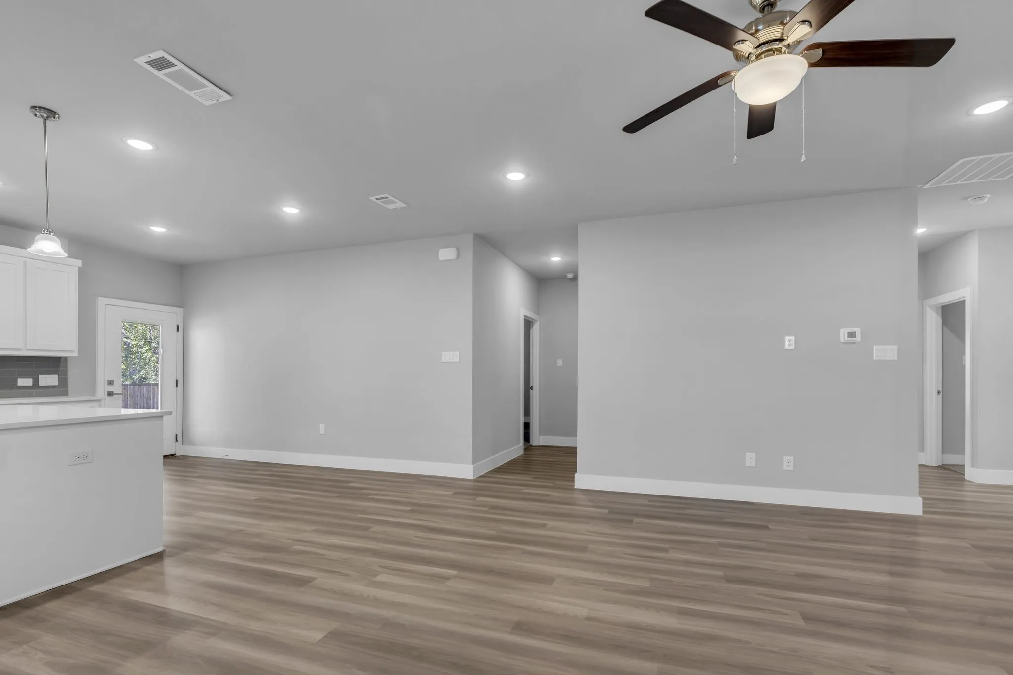 Single Family Residence For Rent in Grayson County , 121 W Morton Street, Denison, Texas 75021, 3 Bedroom, 2 Bathroom, 2 Garage spaces, 1,598 Sqft, built in 2023, mls#21319724, Real Estate Agent in Denison, Homes For Rent in Grayson county, Homes For Rent in Denison, Realtor in Denison Texas, Real Estate Brokerage Independent Realty Texas, Luminita Cordes Realtor