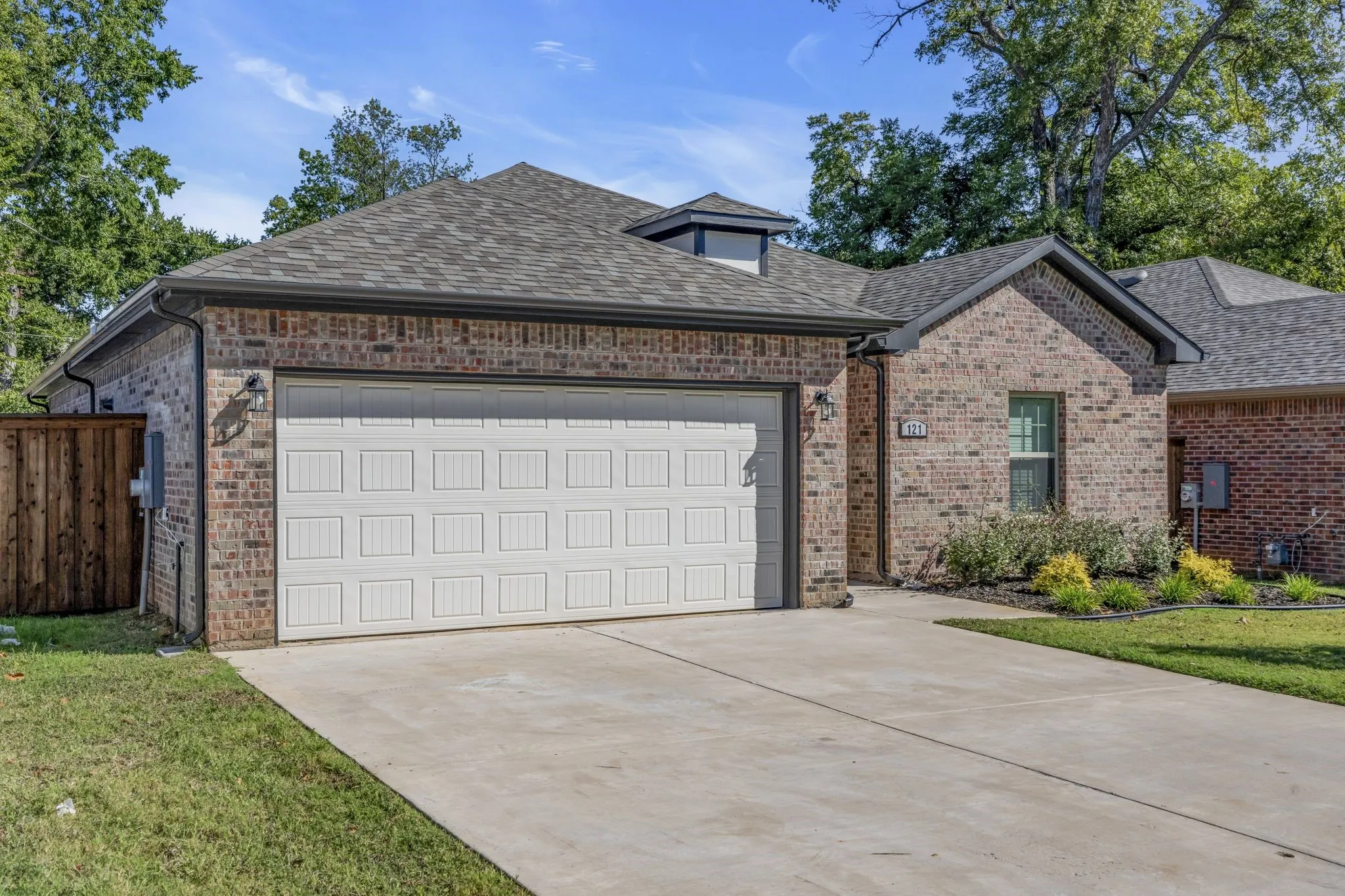 Single Family Residence For Rent in Grayson County , 121 W Morton Street, Denison, Texas 75021, 3 Bedroom, 2 Bathroom, 2 Garage spaces, 1,598 Sqft, built in 2023, mls#21319724, Real Estate Agent in Denison, Homes For Rent in Grayson county, Homes For Rent in Denison, Realtor in Denison Texas, Real Estate Brokerage Independent Realty Texas, Luminita Cordes Realtor