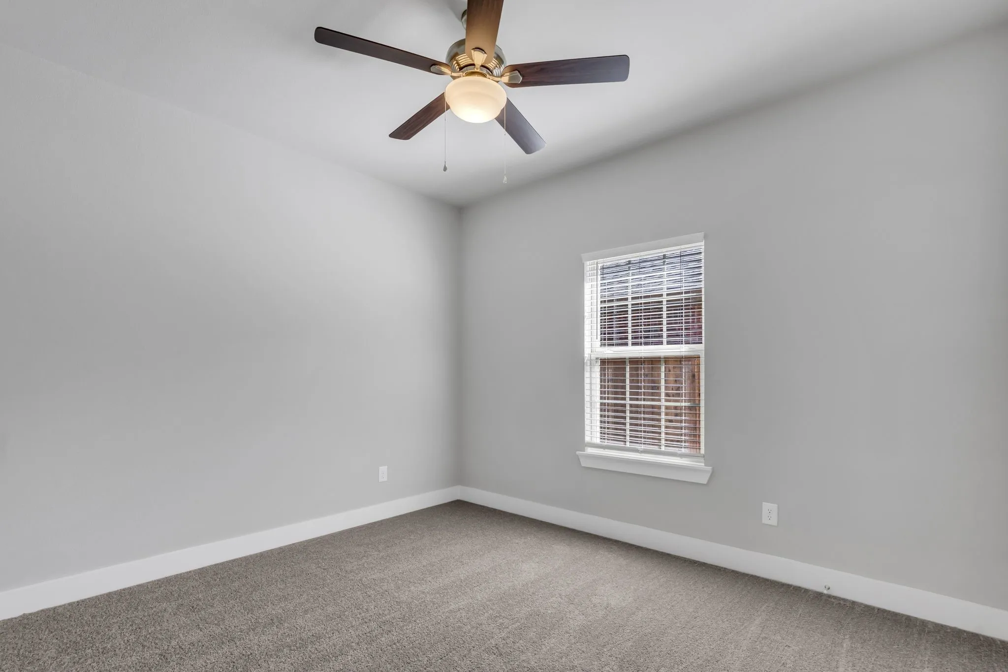 Single Family Residence For Rent in Grayson County , 121 W Morton Street, Denison, Texas 75021, 3 Bedroom, 2 Bathroom, 2 Garage spaces, 1,598 Sqft, built in 2023, mls#21319724, Real Estate Agent in Denison, Homes For Rent in Grayson county, Homes For Rent in Denison, Realtor in Denison Texas, Real Estate Brokerage Independent Realty Texas, Luminita Cordes Realtor