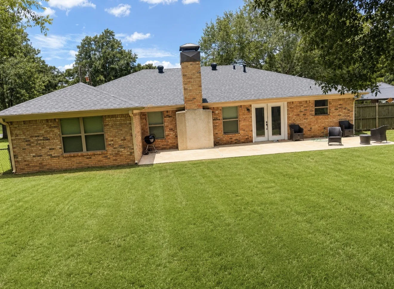 Single Family Residence For Sale in Rusk County , 2600 ASPEN, Kilgore, Texas 75662, 4 Bedroom, 2 Bathroom, 2 Garage spaces, 1,519 Sqft, built in 1979, mls#21319738, Real Estate Agent in Kilgore, Homes For Sale in Rusk county, Homes For Sale in Kilgore, Realtor in Kilgore Texas, Real Estate Brokerage Independent Realty Texas, Luminita Cordes Realtor