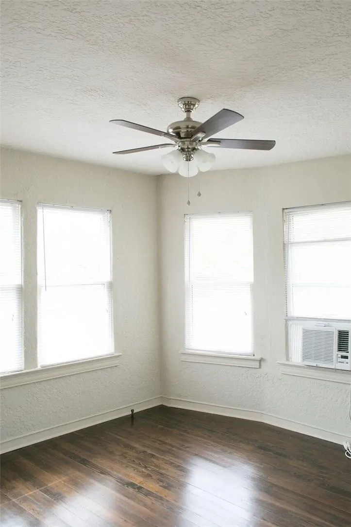 Apartment For Rent in Dallas County , 4107 Herschel Avenue 12, Dallas, Texas 75219, 1 Bedroom, 1 Bathroom, Garage spaces, 550 Sqft, built in 1930, Price $1,050, mls#21319746, Real Estate Agent in Dallas, Homes For Rent in Dallas county, Homes For Rent in Dallas, Realtor in Dallas Texas, Real Estate Brokerage Independent Realty Texas, Luminita Cordes Realtor