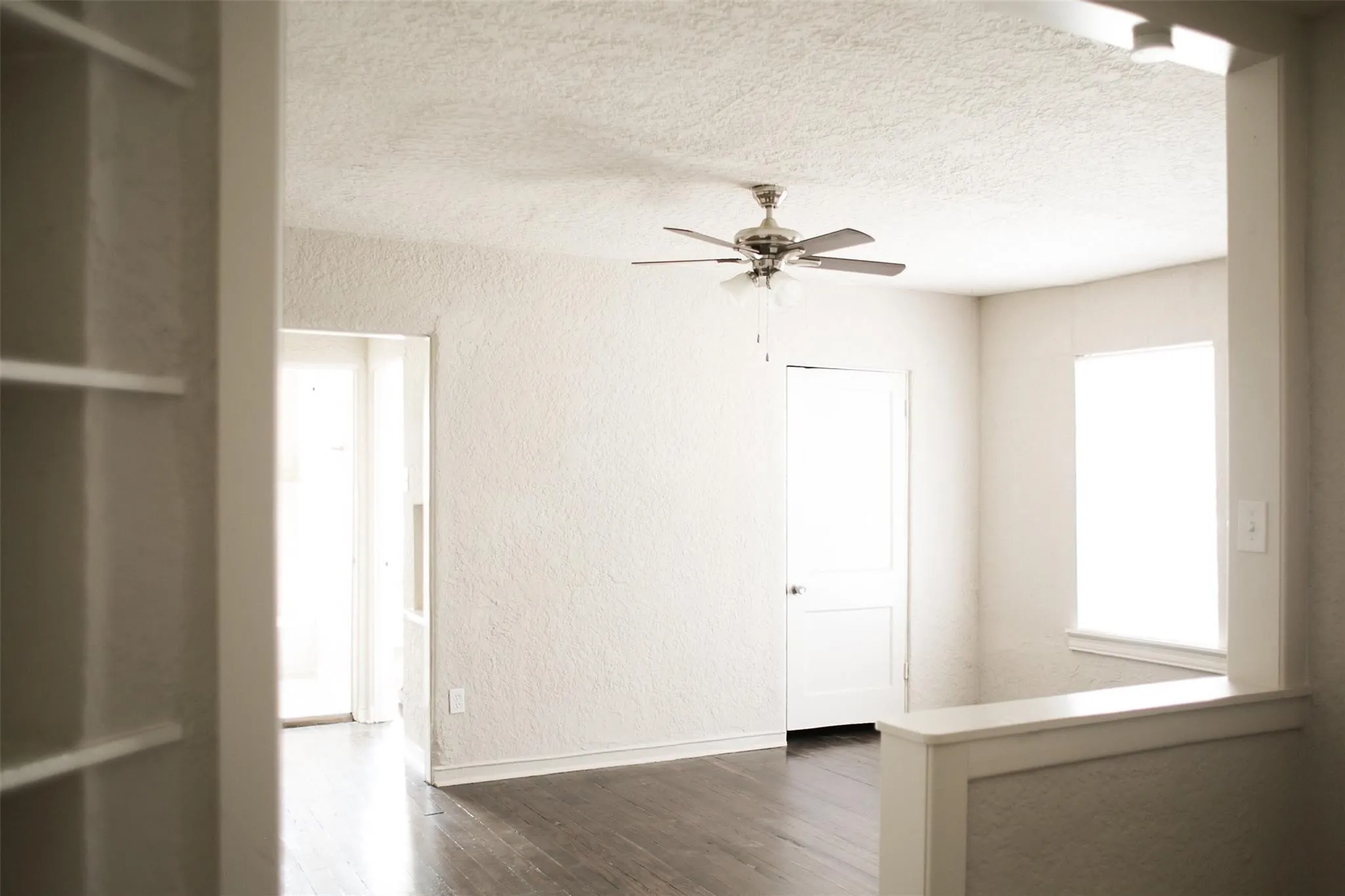 Apartment For Rent in Dallas County , 4107 Herschel Avenue 12, Dallas, Texas 75219, 1 Bedroom, 1 Bathroom, Garage spaces, 550 Sqft, built in 1930, Price $1,050, mls#21319746, Real Estate Agent in Dallas, Homes For Rent in Dallas county, Homes For Rent in Dallas, Realtor in Dallas Texas, Real Estate Brokerage Independent Realty Texas, Luminita Cordes Realtor