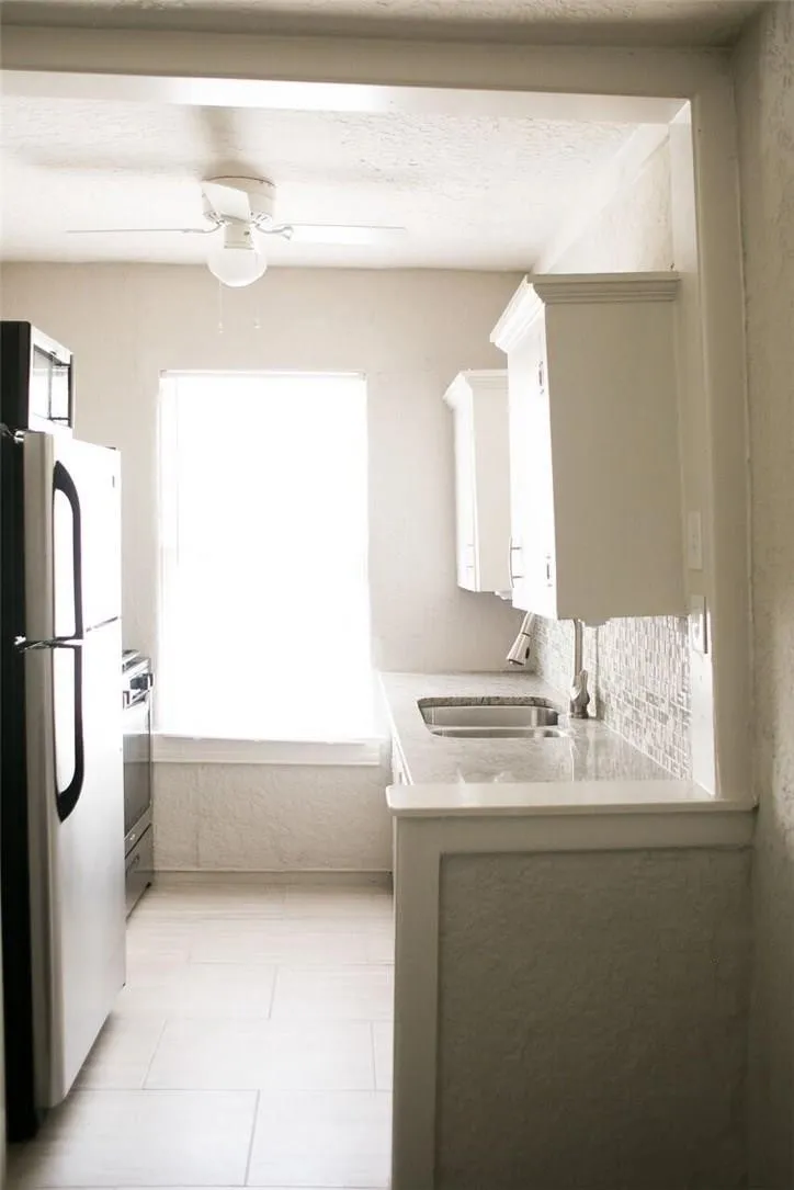Apartment For Rent in Dallas County , 4107 Herschel Avenue 12, Dallas, Texas 75219, 1 Bedroom, 1 Bathroom, Garage spaces, 550 Sqft, built in 1930, Price $1,050, mls#21319746, Real Estate Agent in Dallas, Homes For Rent in Dallas county, Homes For Rent in Dallas, Realtor in Dallas Texas, Real Estate Brokerage Independent Realty Texas, Luminita Cordes Realtor