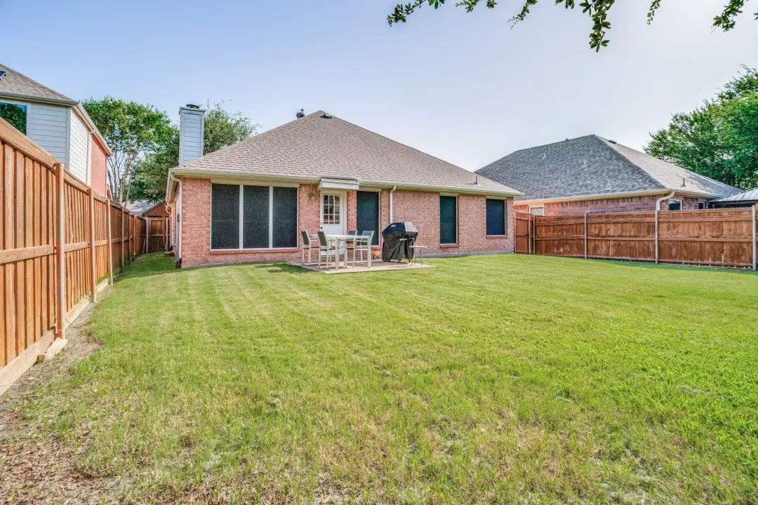 Single Family Residence For Sale in Collin County , 6101 Berkshire Road, Mc Kinney, Texas 75072, 4 Bedroom, 2 Bathroom, 2 Garage spaces, 1,890 Sqft, built in 2000, mls#21314530, Real Estate Agent in Mc Kinney, Homes For Sale in Collin county, Homes For Sale in Mc Kinney, Realtor in Mc Kinney Texas, Real Estate Brokerage Independent Realty Texas, Luminita Cordes Realtor