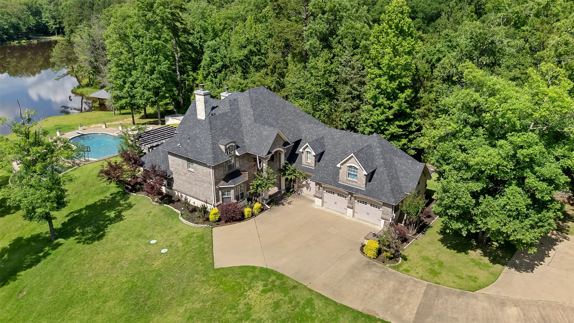 Single Family Residence For Sale in Cass County , 1411 County Road 4120, Atlanta, Texas 75551, 4 Bedroom, 4 Bathroom, 3 Garage spaces, 3,810 Sqft, built in 2010, mls#21319700, Real Estate Agent in Atlanta, Homes For Sale in Cass county, Homes For Sale in Atlanta, Realtor in Atlanta Texas, Real Estate Brokerage Independent Realty Texas, Luminita Cordes Realtor