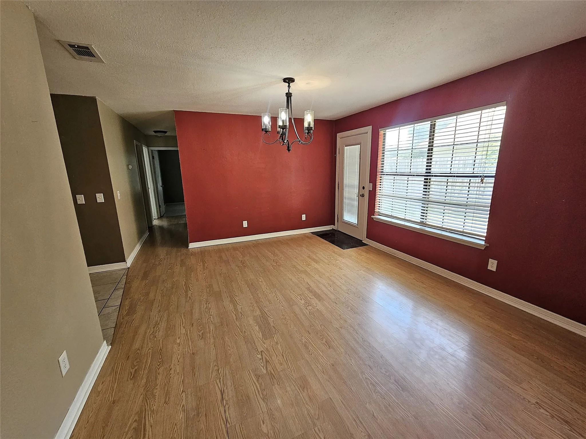 Single Family Residence For Sale in Limestone County , 710 Cherry Drive, Groesbeck, Texas 76642, 3 Bedroom, 2 Bathroom, Garage spaces, 1,857 Sqft, built in 1989, mls#21318563, Real Estate Agent in Groesbeck, Homes For Sale in Limestone county, Homes For Sale in Groesbeck, Realtor in Groesbeck Texas, Real Estate Brokerage Independent Realty Texas, Luminita Cordes Realtor