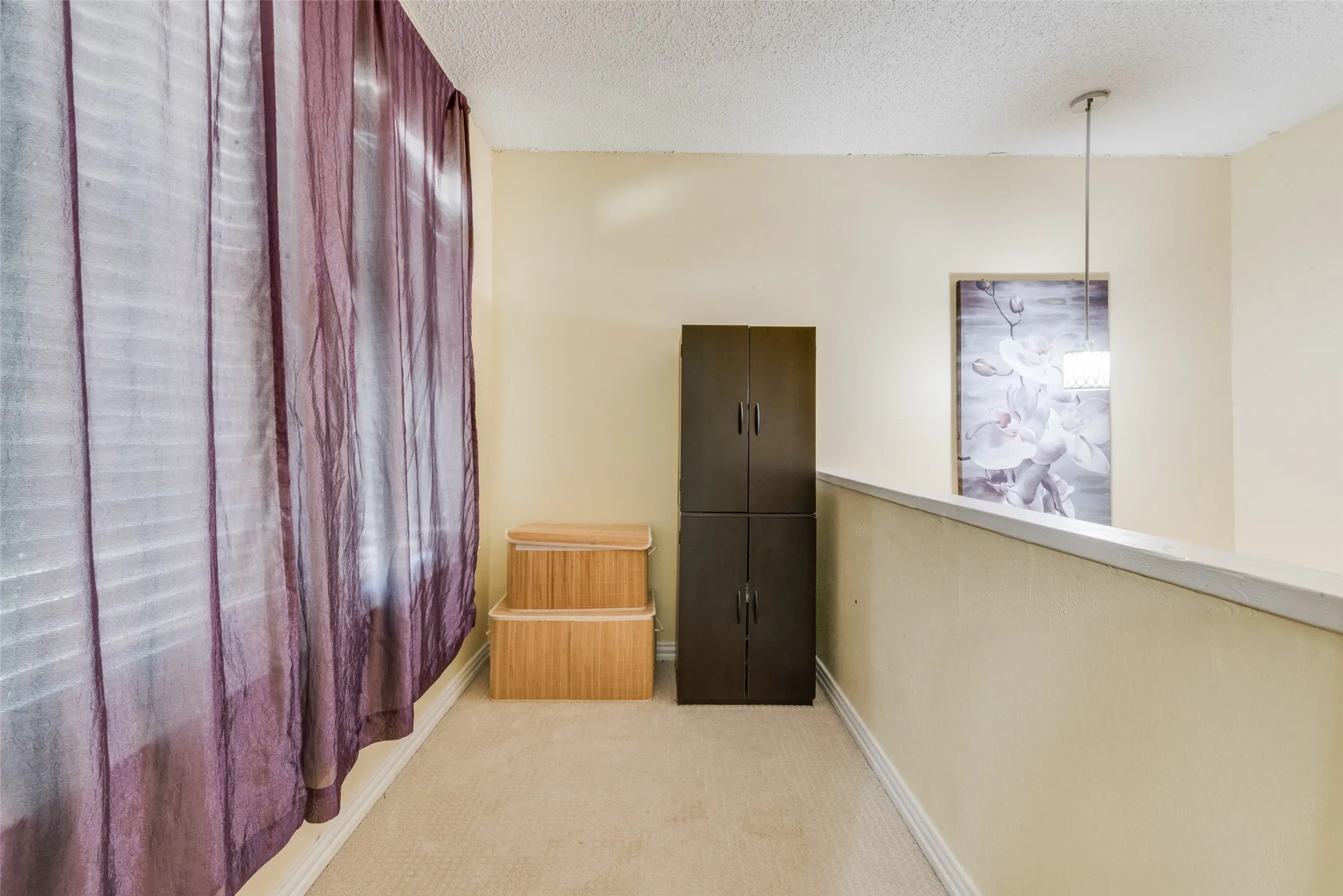Townhouse For Sale in Dallas County , 527 Towne House Lane, Richardson, Texas 75081, 3 Bedroom, 3 Bathroom, Garage spaces, 1,817 Sqft, built in 1973, mls#21319754, Real Estate Agent in Richardson, Homes For Sale in Dallas county, Homes For Sale in Richardson, Realtor in Richardson Texas, Real Estate Brokerage Independent Realty Texas, Luminita Cordes Realtor