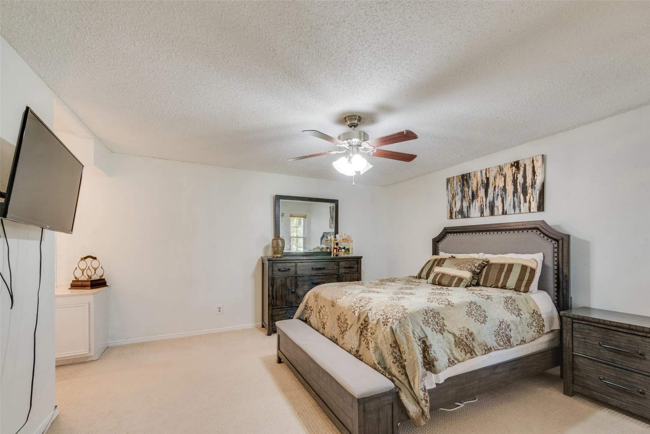 Townhouse For Sale in Dallas County , 527 Towne House Lane, Richardson, Texas 75081, 3 Bedroom, 3 Bathroom, Garage spaces, 1,817 Sqft, built in 1973, mls#21319754, Real Estate Agent in Richardson, Homes For Sale in Dallas county, Homes For Sale in Richardson, Realtor in Richardson Texas, Real Estate Brokerage Independent Realty Texas, Luminita Cordes Realtor