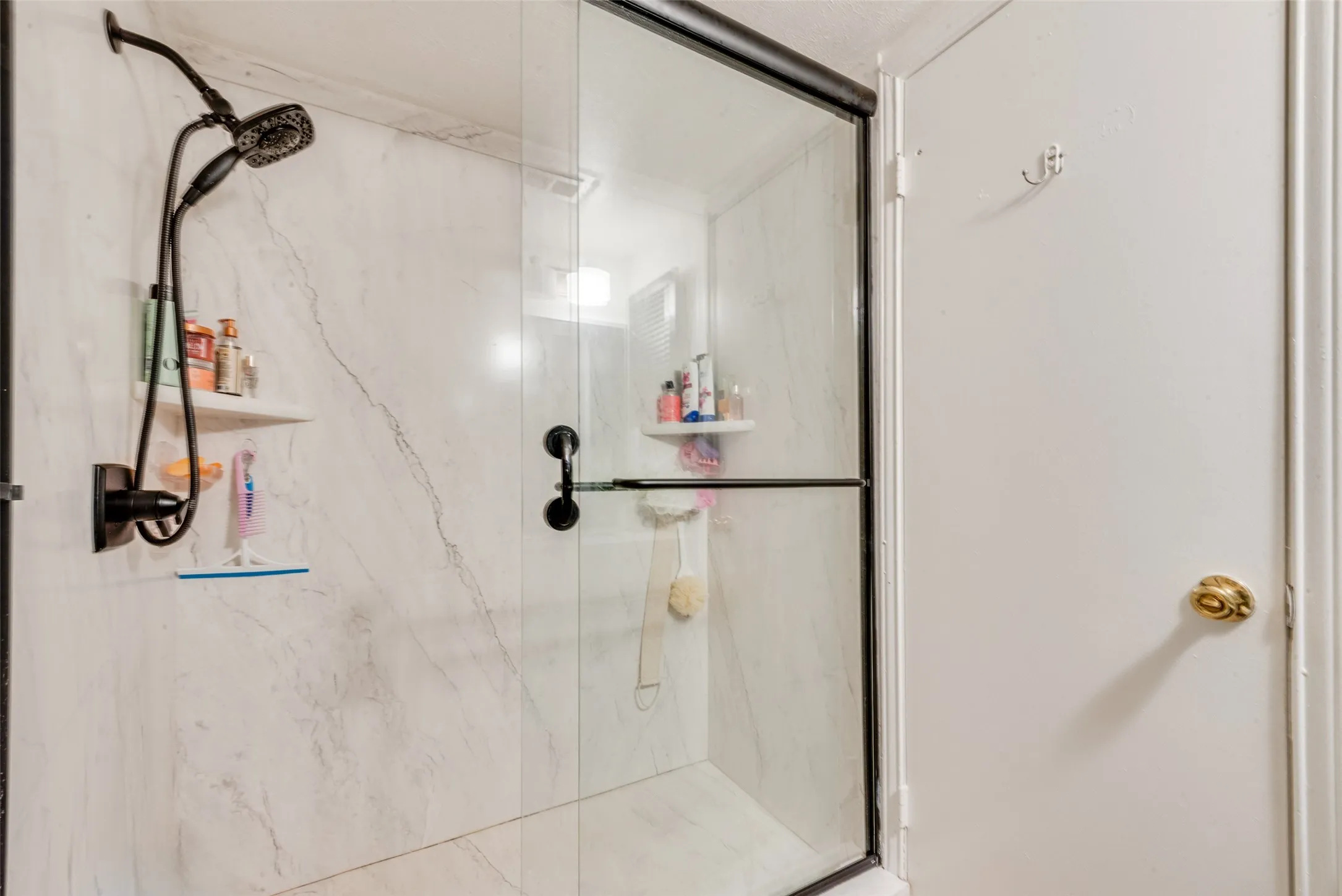 Townhouse For Sale in Dallas County , 527 Towne House Lane, Richardson, Texas 75081, 3 Bedroom, 3 Bathroom, Garage spaces, 1,817 Sqft, built in 1973, mls#21319754, Real Estate Agent in Richardson, Homes For Sale in Dallas county, Homes For Sale in Richardson, Realtor in Richardson Texas, Real Estate Brokerage Independent Realty Texas, Luminita Cordes Realtor