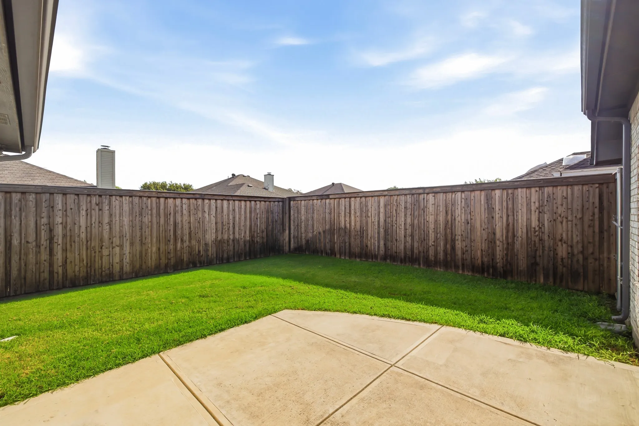 Single Family Residence For Sale in Tarrant County , 9101 Autumn Falls Drive, Fort Worth, Texas 76118, 3 Bedroom, 2 Bathroom, 2 Garage spaces, 1,671 Sqft, built in 2004, mls#21316146, Real Estate Agent in Fort Worth, Homes For Sale in Tarrant county, Homes For Sale in Fort Worth, Realtor in Fort Worth Texas, Real Estate Brokerage Independent Realty Texas, Luminita Cordes Realtor