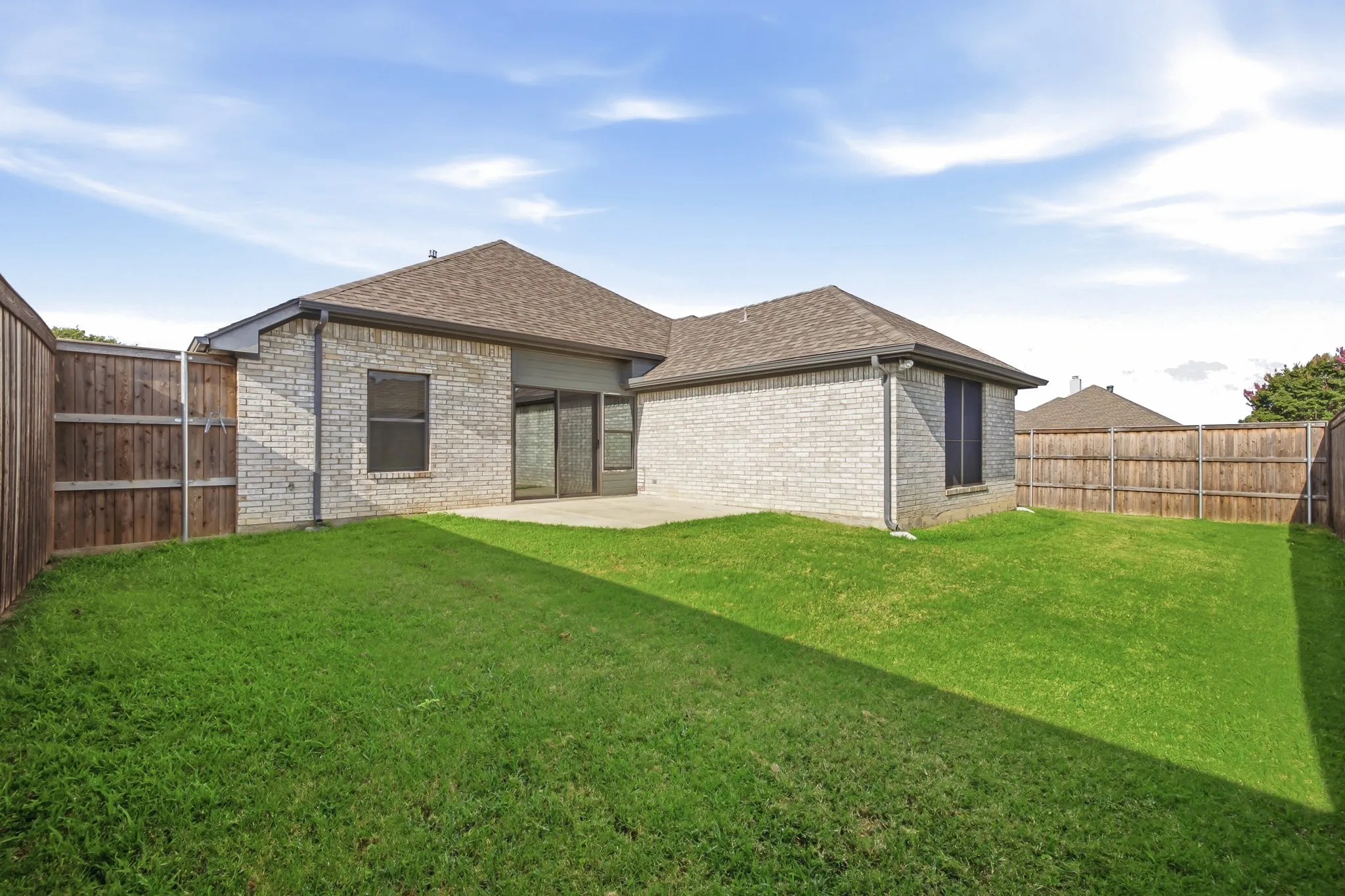 Single Family Residence For Sale in Tarrant County , 9101 Autumn Falls Drive, Fort Worth, Texas 76118, 3 Bedroom, 2 Bathroom, 2 Garage spaces, 1,671 Sqft, built in 2004, mls#21316146, Real Estate Agent in Fort Worth, Homes For Sale in Tarrant county, Homes For Sale in Fort Worth, Realtor in Fort Worth Texas, Real Estate Brokerage Independent Realty Texas, Luminita Cordes Realtor