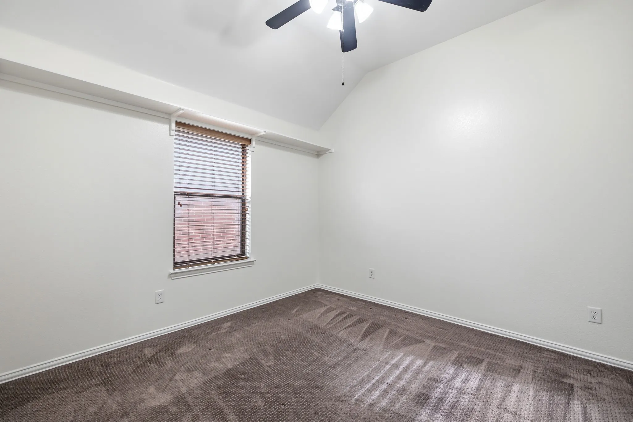 Single Family Residence For Sale in Tarrant County , 9101 Autumn Falls Drive, Fort Worth, Texas 76118, 3 Bedroom, 2 Bathroom, 2 Garage spaces, 1,671 Sqft, built in 2004, mls#21316146, Real Estate Agent in Fort Worth, Homes For Sale in Tarrant county, Homes For Sale in Fort Worth, Realtor in Fort Worth Texas, Real Estate Brokerage Independent Realty Texas, Luminita Cordes Realtor