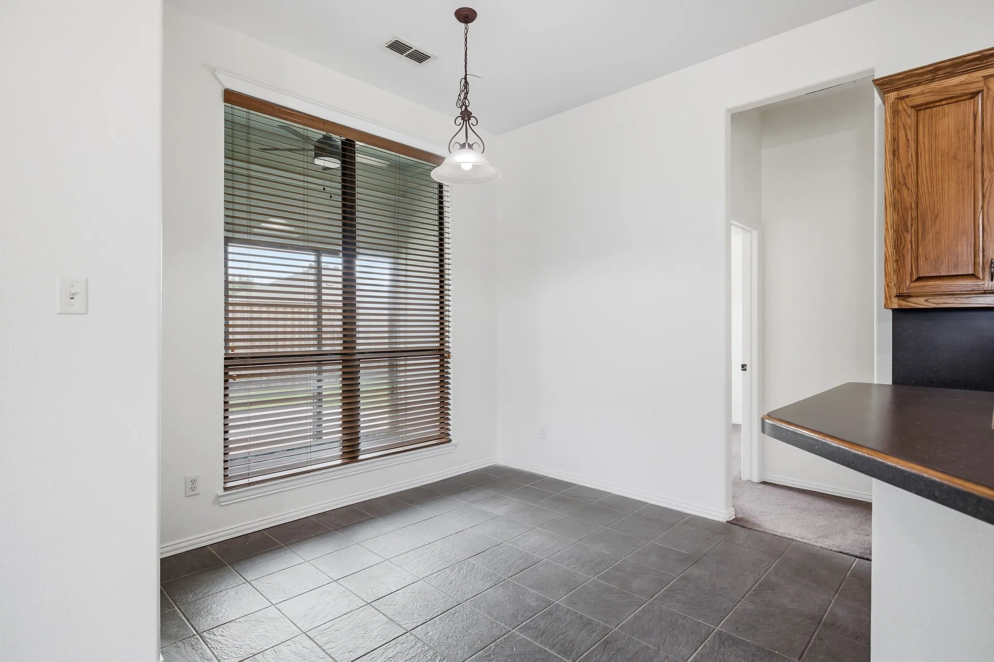 Single Family Residence For Sale in Tarrant County , 9101 Autumn Falls Drive, Fort Worth, Texas 76118, 3 Bedroom, 2 Bathroom, 2 Garage spaces, 1,671 Sqft, built in 2004, mls#21316146, Real Estate Agent in Fort Worth, Homes For Sale in Tarrant county, Homes For Sale in Fort Worth, Realtor in Fort Worth Texas, Real Estate Brokerage Independent Realty Texas, Luminita Cordes Realtor