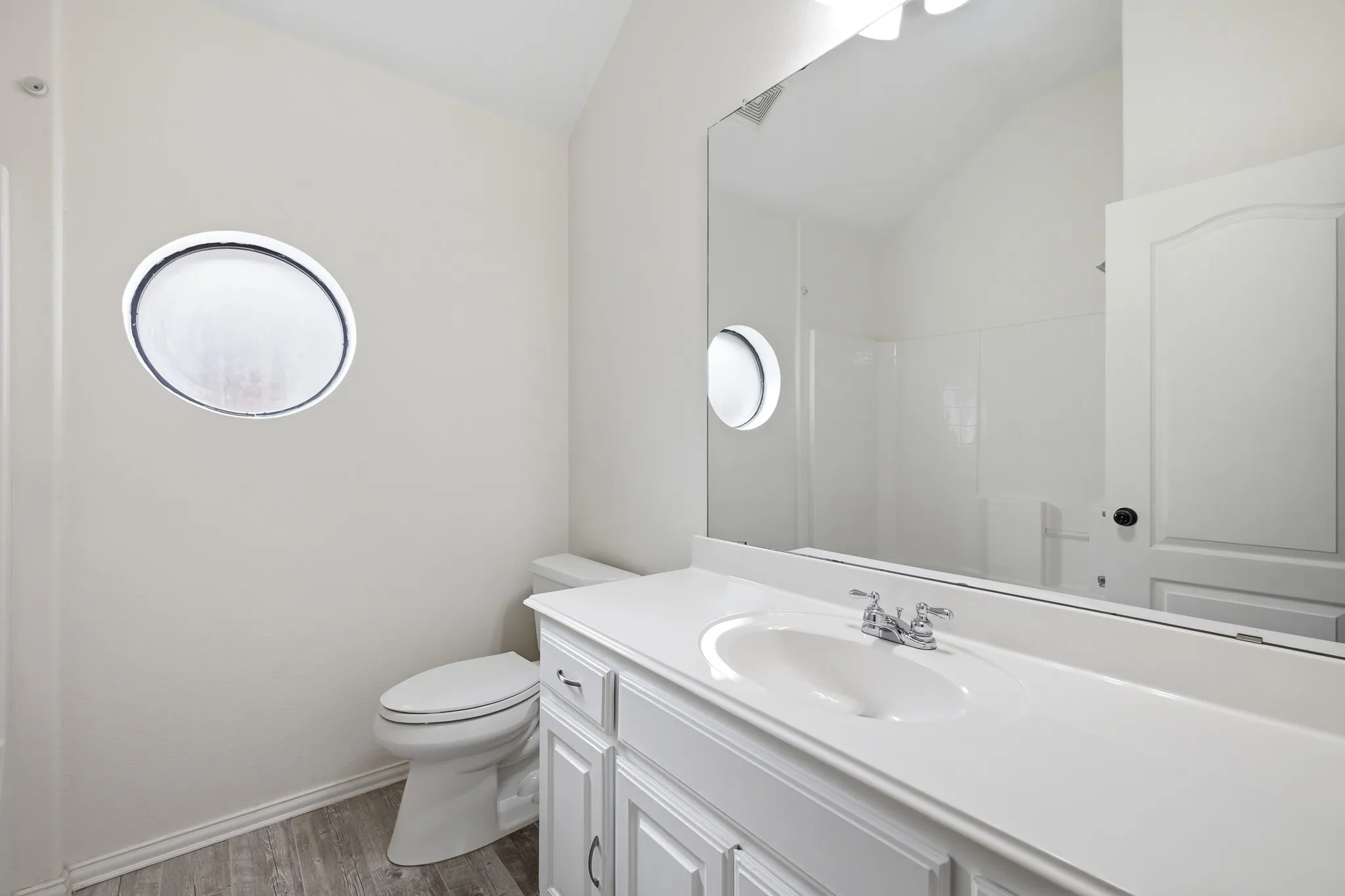 Single Family Residence For Sale in Tarrant County , 9101 Autumn Falls Drive, Fort Worth, Texas 76118, 3 Bedroom, 2 Bathroom, 2 Garage spaces, 1,671 Sqft, built in 2004, mls#21316146, Real Estate Agent in Fort Worth, Homes For Sale in Tarrant county, Homes For Sale in Fort Worth, Realtor in Fort Worth Texas, Real Estate Brokerage Independent Realty Texas, Luminita Cordes Realtor