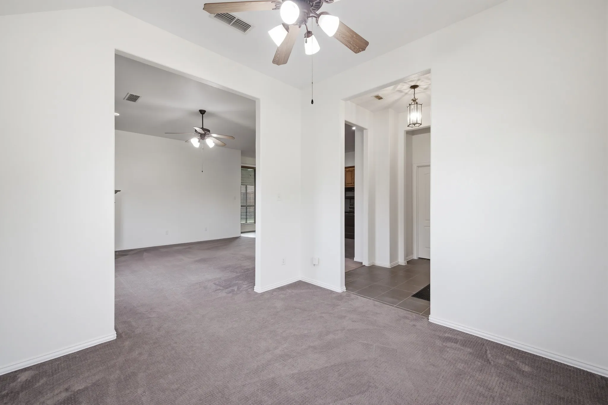 Single Family Residence For Sale in Tarrant County , 9101 Autumn Falls Drive, Fort Worth, Texas 76118, 3 Bedroom, 2 Bathroom, 2 Garage spaces, 1,671 Sqft, built in 2004, mls#21316146, Real Estate Agent in Fort Worth, Homes For Sale in Tarrant county, Homes For Sale in Fort Worth, Realtor in Fort Worth Texas, Real Estate Brokerage Independent Realty Texas, Luminita Cordes Realtor