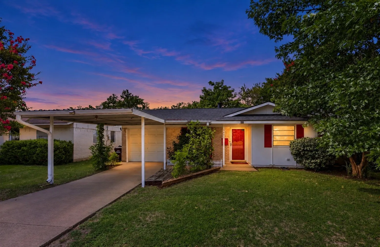 Single Family Residence For Sale in Collin County , 3005 18th Street, Plano, Texas 75074, 3 Bedroom, 1 Bathroom, 1 Garage spaces, 1,044 Sqft, built in 1962, mls#21319141, Real Estate Agent in Plano, Homes For Sale in Collin county, Homes For Sale in Plano, Realtor in Plano Texas, Real Estate Brokerage Independent Realty Texas, Luminita Cordes Realtor