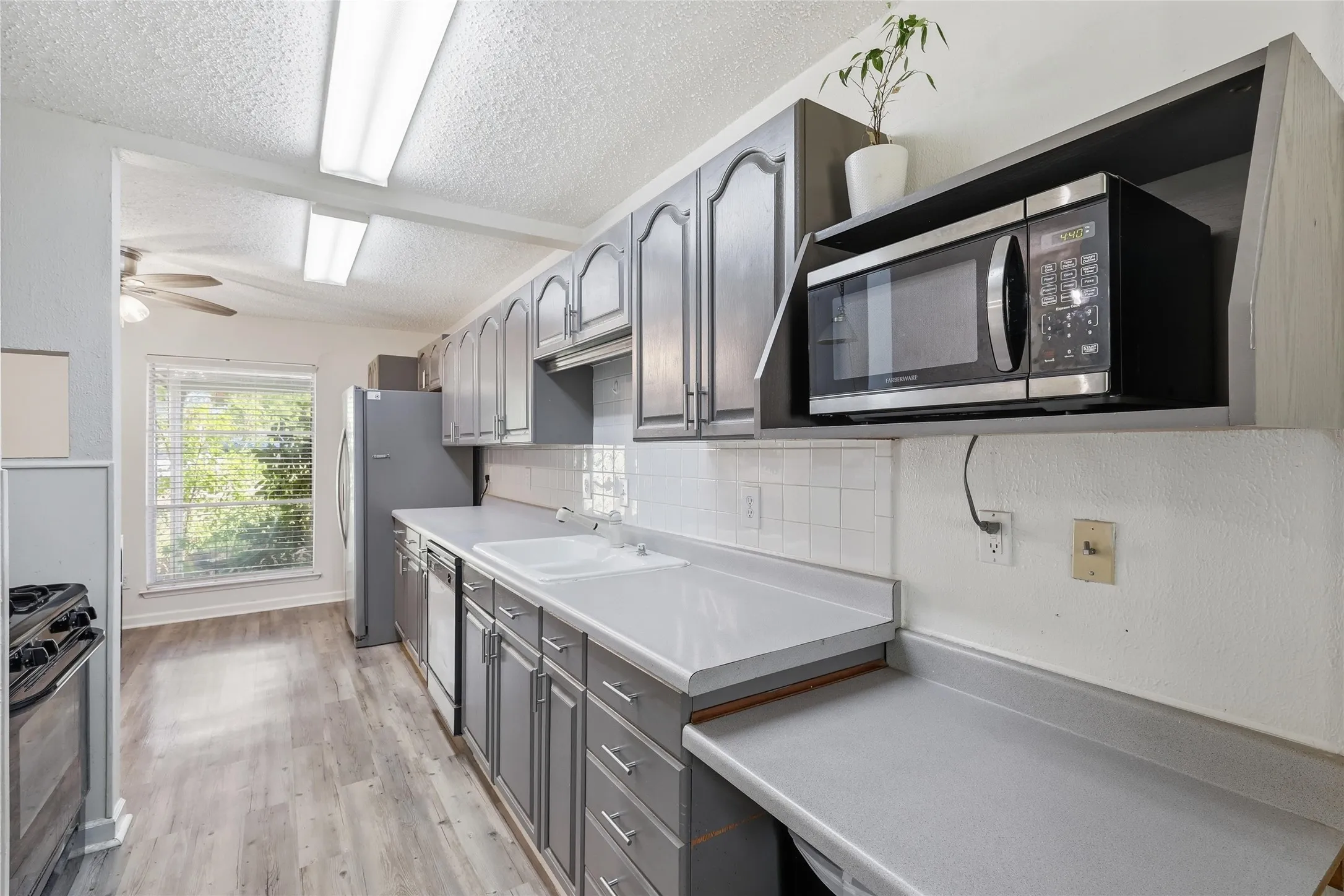 Single Family Residence For Sale in Collin County , 3005 18th Street, Plano, Texas 75074, 3 Bedroom, 1 Bathroom, 1 Garage spaces, 1,044 Sqft, built in 1962, mls#21319141, Real Estate Agent in Plano, Homes For Sale in Collin county, Homes For Sale in Plano, Realtor in Plano Texas, Real Estate Brokerage Independent Realty Texas, Luminita Cordes Realtor