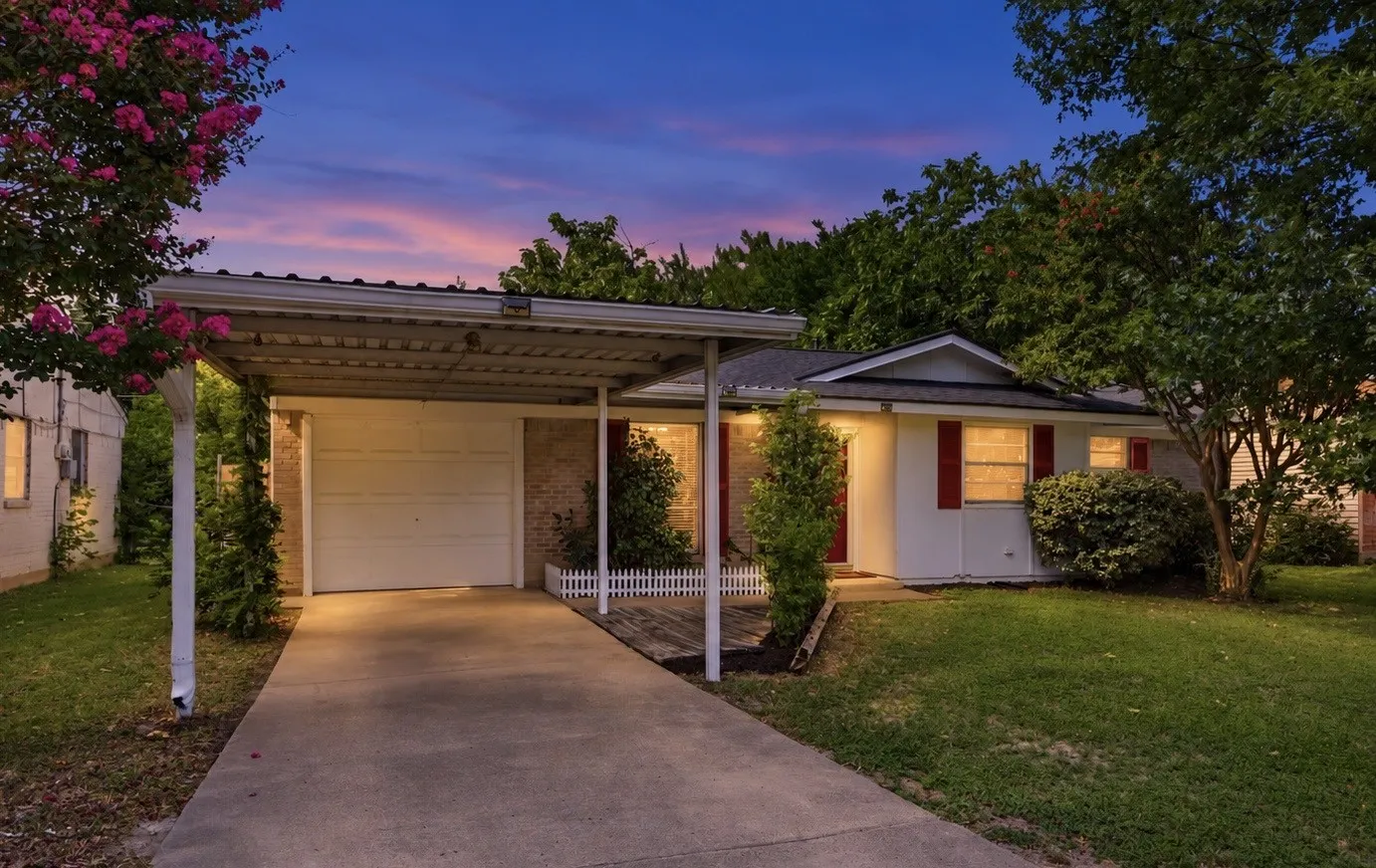 Single Family Residence For Sale in Collin County , 3005 18th Street, Plano, Texas 75074, 3 Bedroom, 1 Bathroom, 1 Garage spaces, 1,044 Sqft, built in 1962, mls#21319141, Real Estate Agent in Plano, Homes For Sale in Collin county, Homes For Sale in Plano, Realtor in Plano Texas, Real Estate Brokerage Independent Realty Texas, Luminita Cordes Realtor