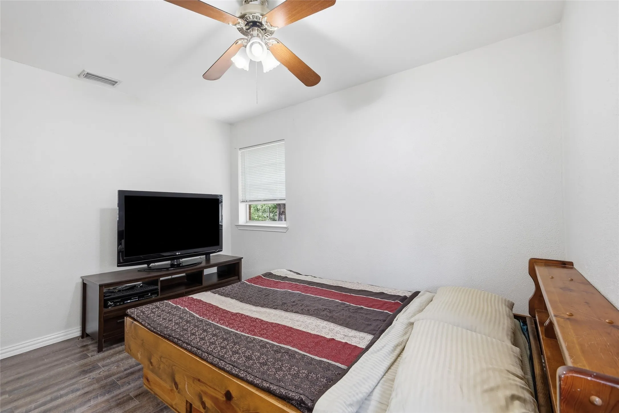Single Family Residence For Sale in Collin County , 3005 18th Street, Plano, Texas 75074, 3 Bedroom, 1 Bathroom, 1 Garage spaces, 1,044 Sqft, built in 1962, mls#21319141, Real Estate Agent in Plano, Homes For Sale in Collin county, Homes For Sale in Plano, Realtor in Plano Texas, Real Estate Brokerage Independent Realty Texas, Luminita Cordes Realtor