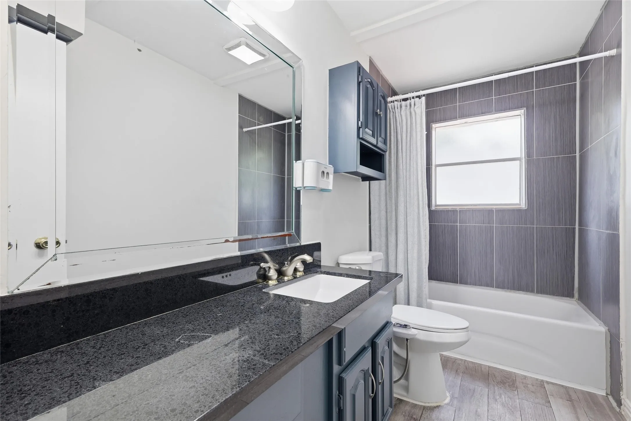Single Family Residence For Sale in Collin County , 3005 18th Street, Plano, Texas 75074, 3 Bedroom, 1 Bathroom, 1 Garage spaces, 1,044 Sqft, built in 1962, mls#21319141, Real Estate Agent in Plano, Homes For Sale in Collin county, Homes For Sale in Plano, Realtor in Plano Texas, Real Estate Brokerage Independent Realty Texas, Luminita Cordes Realtor