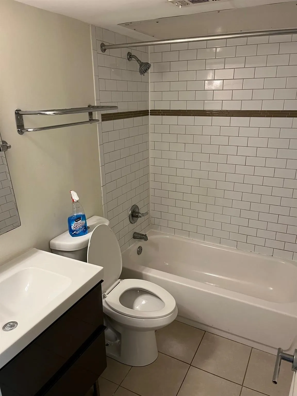 Apartment For Rent in Dallas County , 8180 Lemmon Avenue 204, Dallas, Texas 75209, 1 Bedroom, 1 Bathroom, Garage spaces, 600 Sqft, built in 1984, Price $1,025, mls#21319777, Real Estate Agent in Dallas, Homes For Rent in Dallas county, Homes For Rent in Dallas, Realtor in Dallas Texas, Real Estate Brokerage Independent Realty Texas, Luminita Cordes Realtor