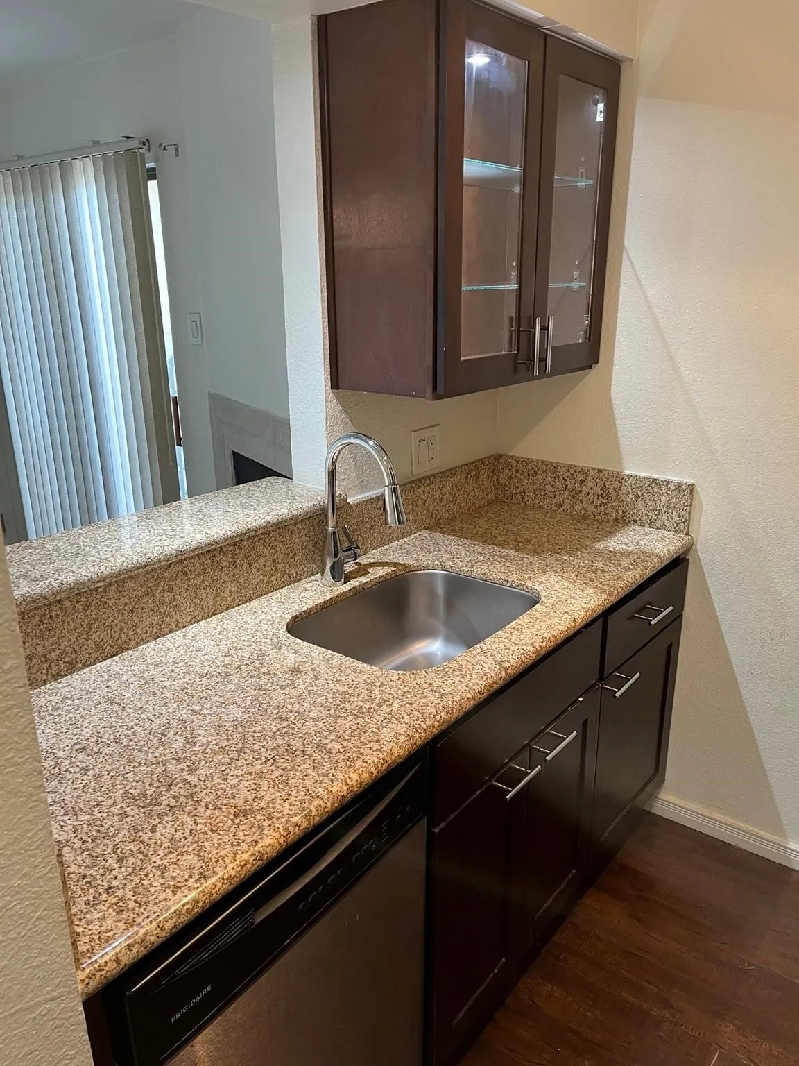 Apartment For Rent in Dallas County , 8180 Lemmon Avenue 204, Dallas, Texas 75209, 1 Bedroom, 1 Bathroom, Garage spaces, 600 Sqft, built in 1984, Price $1,025, mls#21319777, Real Estate Agent in Dallas, Homes For Rent in Dallas county, Homes For Rent in Dallas, Realtor in Dallas Texas, Real Estate Brokerage Independent Realty Texas, Luminita Cordes Realtor