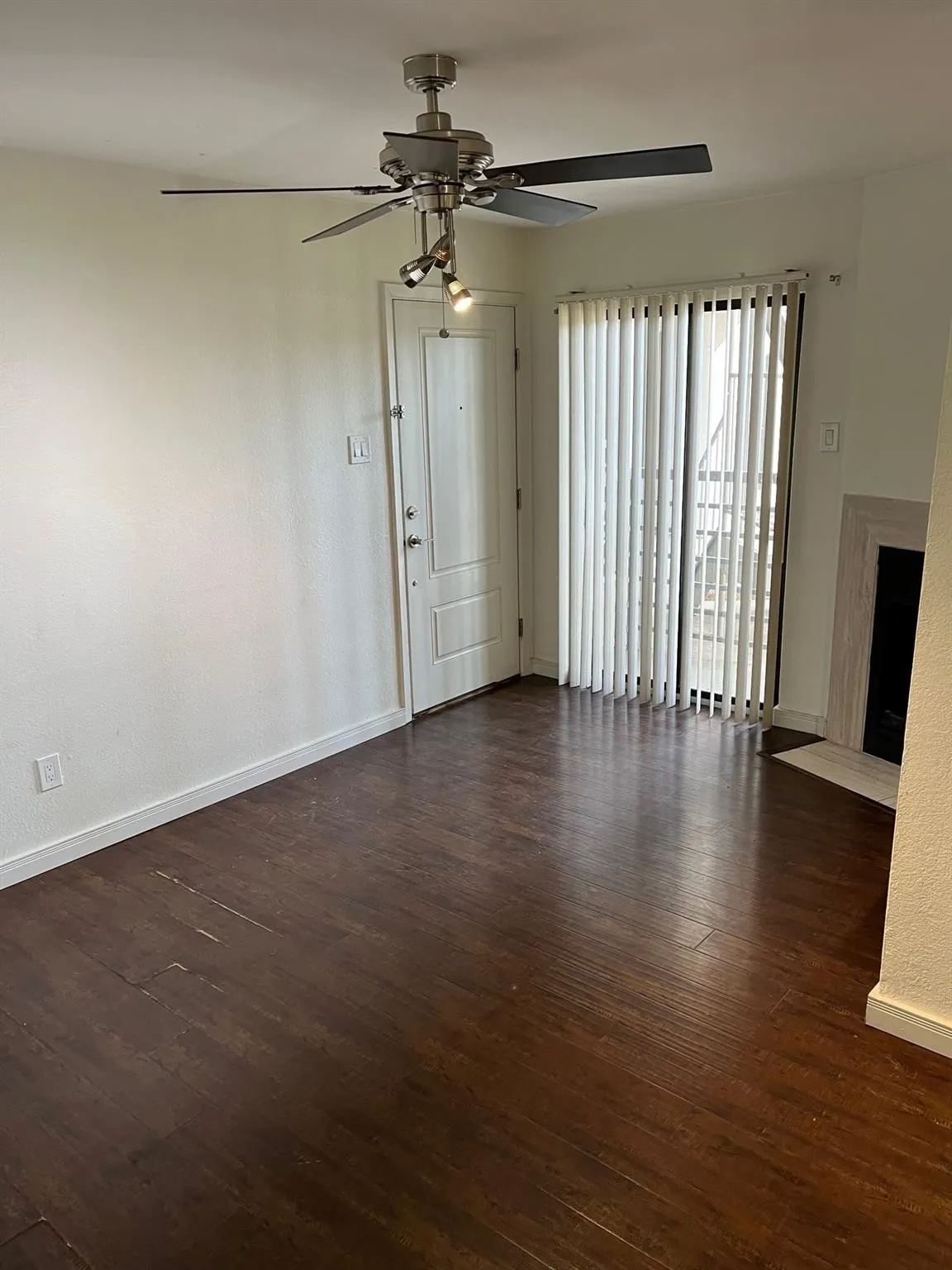 Apartment For Rent in Dallas County , 8180 Lemmon Avenue 204, Dallas, Texas 75209, 1 Bedroom, 1 Bathroom, Garage spaces, 600 Sqft, built in 1984, Price $1,025, mls#21319777, Real Estate Agent in Dallas, Homes For Rent in Dallas county, Homes For Rent in Dallas, Realtor in Dallas Texas, Real Estate Brokerage Independent Realty Texas, Luminita Cordes Realtor