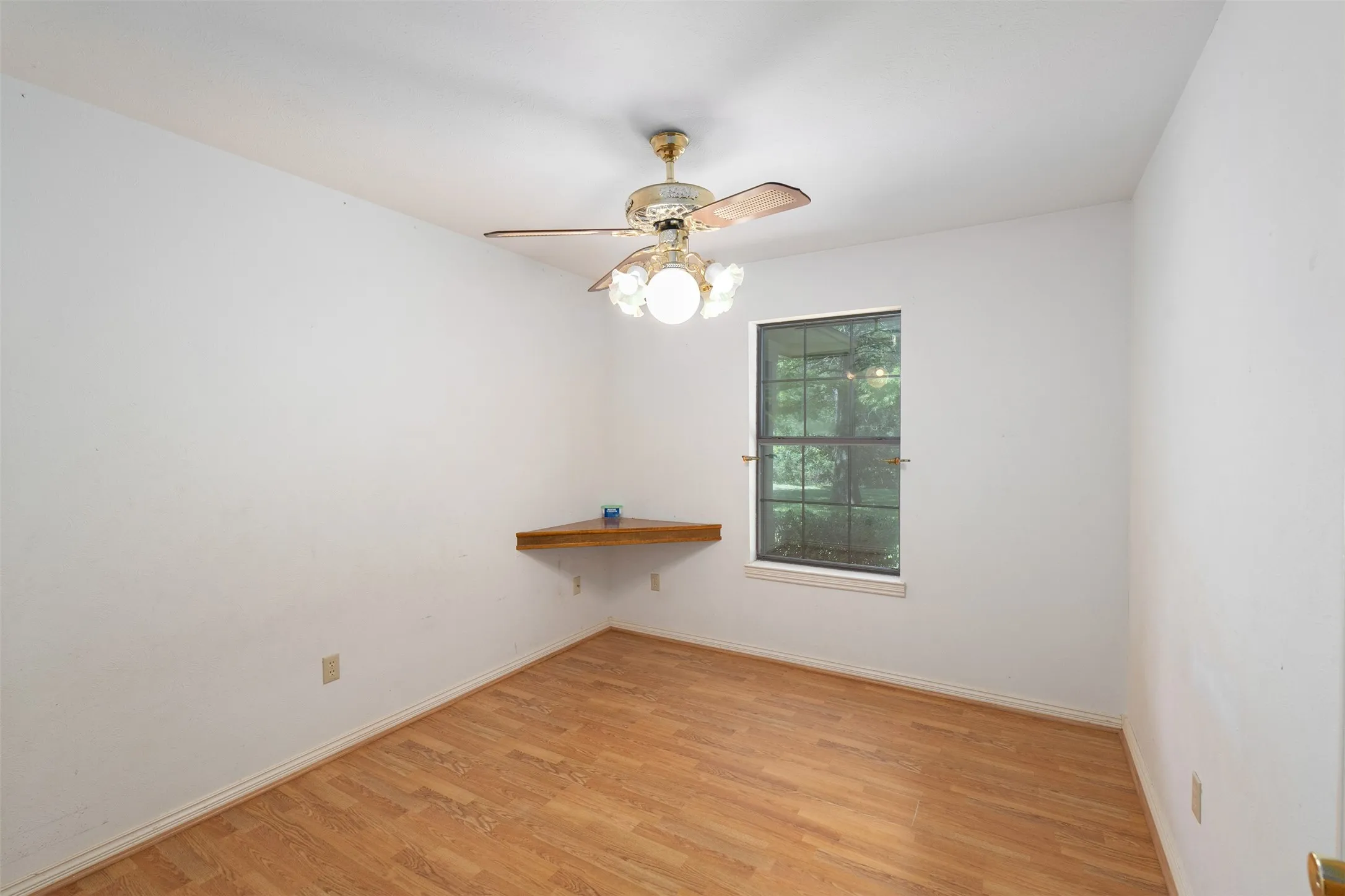 Single Family Residence For Sale in Van Zandt County , 741 VZ County Road 4134, Canton, Texas 75103, 3 Bedroom, 1 Bathroom, 2 Garage spaces, 1,491 Sqft, built in 1984, mls#21318274, Real Estate Agent in Canton, Homes For Sale in Van Zandt county, Homes For Sale in Canton, Realtor in Canton Texas, Real Estate Brokerage Independent Realty Texas, Luminita Cordes Realtor