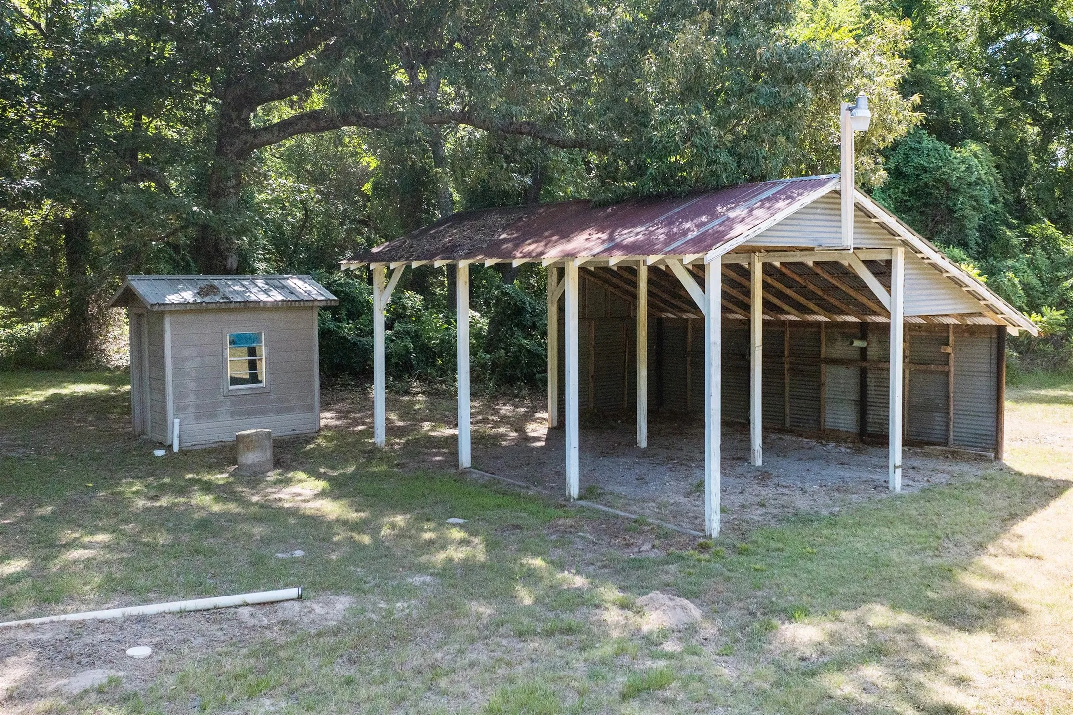 Single Family Residence For Sale in Van Zandt County , 741 VZ County Road 4134, Canton, Texas 75103, 3 Bedroom, 1 Bathroom, 2 Garage spaces, 1,491 Sqft, built in 1984, mls#21318274, Real Estate Agent in Canton, Homes For Sale in Van Zandt county, Homes For Sale in Canton, Realtor in Canton Texas, Real Estate Brokerage Independent Realty Texas, Luminita Cordes Realtor