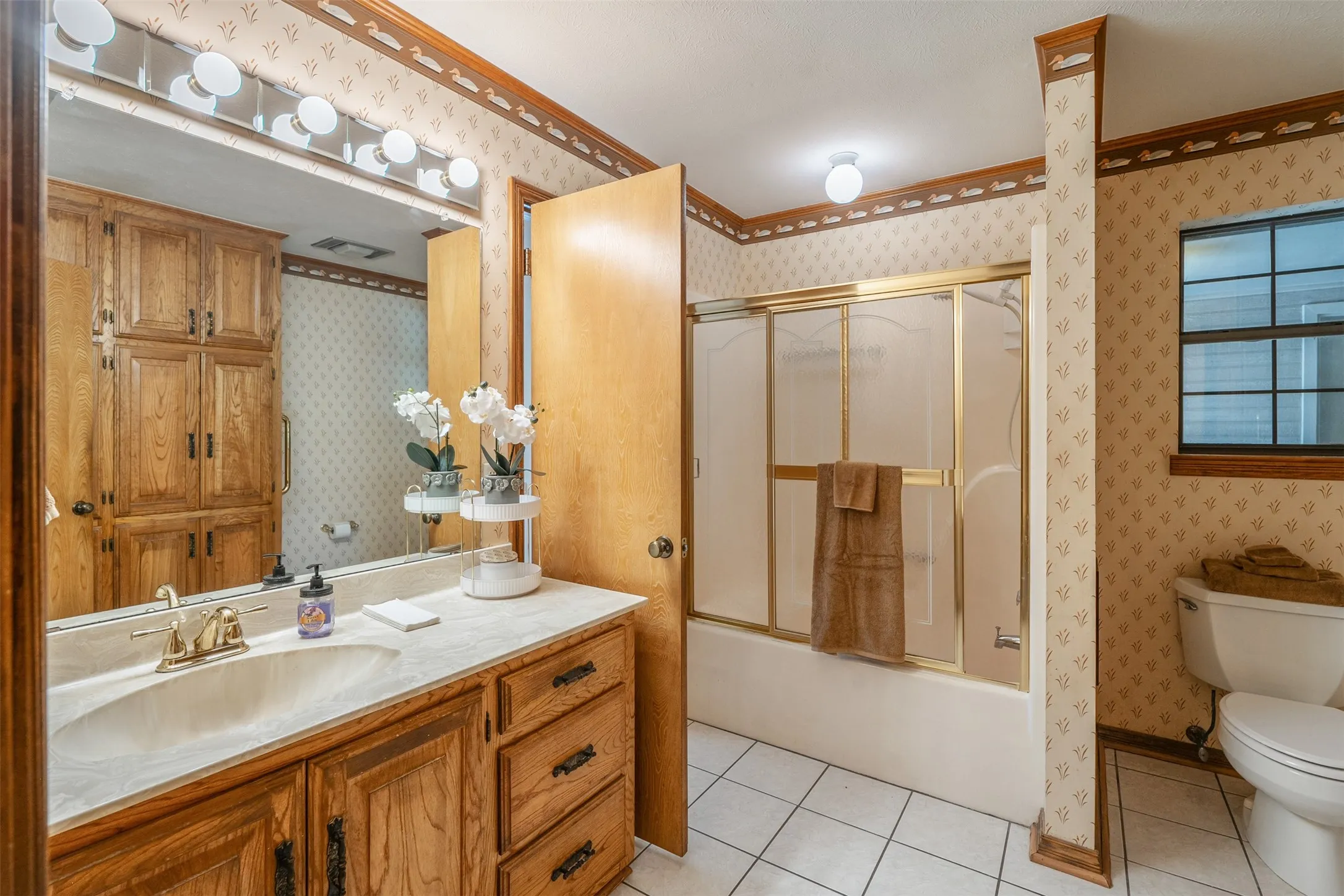 Single Family Residence For Sale in Van Zandt County , 741 VZ County Road 4134, Canton, Texas 75103, 3 Bedroom, 1 Bathroom, 2 Garage spaces, 1,491 Sqft, built in 1984, mls#21318274, Real Estate Agent in Canton, Homes For Sale in Van Zandt county, Homes For Sale in Canton, Realtor in Canton Texas, Real Estate Brokerage Independent Realty Texas, Luminita Cordes Realtor