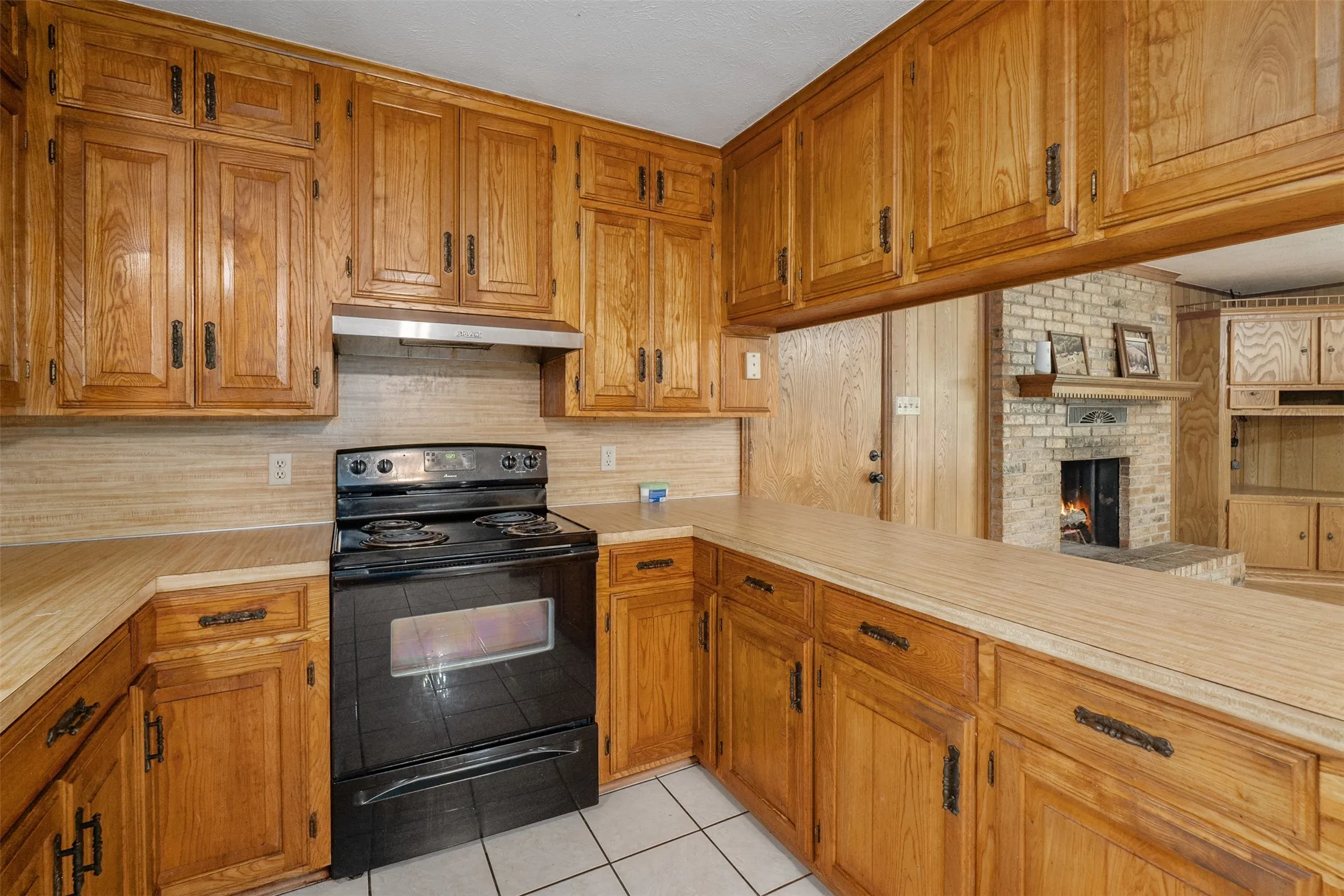 Single Family Residence For Sale in Van Zandt County , 741 VZ County Road 4134, Canton, Texas 75103, 3 Bedroom, 1 Bathroom, 2 Garage spaces, 1,491 Sqft, built in 1984, mls#21318274, Real Estate Agent in Canton, Homes For Sale in Van Zandt county, Homes For Sale in Canton, Realtor in Canton Texas, Real Estate Brokerage Independent Realty Texas, Luminita Cordes Realtor