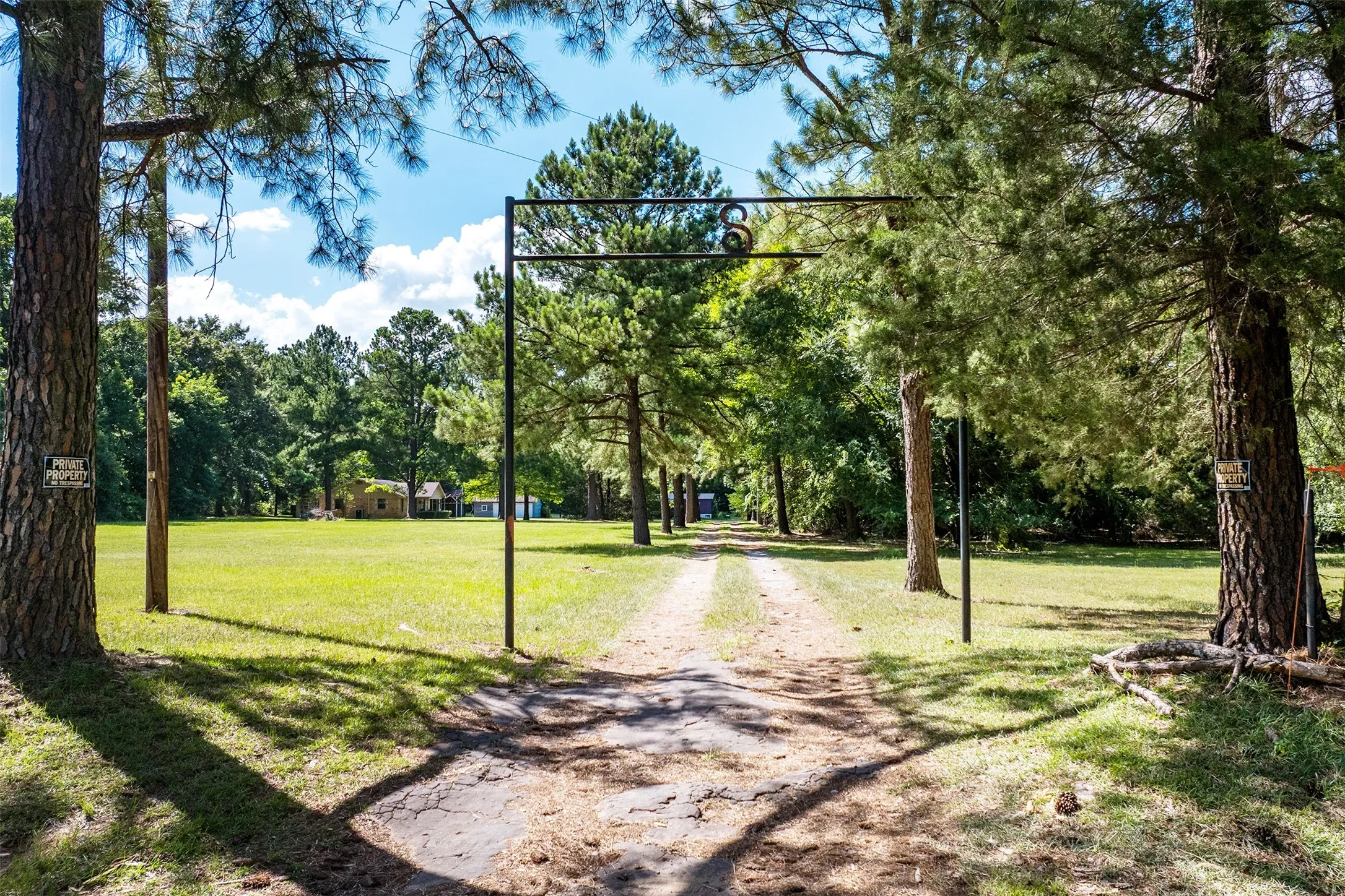Single Family Residence For Sale in Van Zandt County , 741 VZ County Road 4134, Canton, Texas 75103, 3 Bedroom, 1 Bathroom, 2 Garage spaces, 1,491 Sqft, built in 1984, mls#21318274, Real Estate Agent in Canton, Homes For Sale in Van Zandt county, Homes For Sale in Canton, Realtor in Canton Texas, Real Estate Brokerage Independent Realty Texas, Luminita Cordes Realtor
