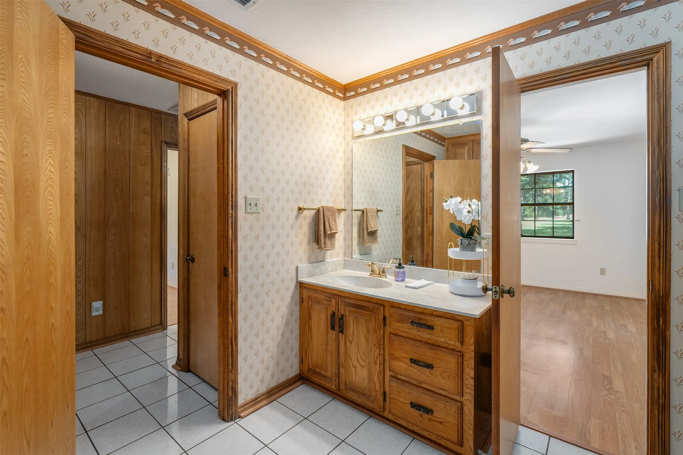 Single Family Residence For Sale in Van Zandt County , 741 VZ County Road 4134, Canton, Texas 75103, 3 Bedroom, 1 Bathroom, 2 Garage spaces, 1,491 Sqft, built in 1984, mls#21318274, Real Estate Agent in Canton, Homes For Sale in Van Zandt county, Homes For Sale in Canton, Realtor in Canton Texas, Real Estate Brokerage Independent Realty Texas, Luminita Cordes Realtor
