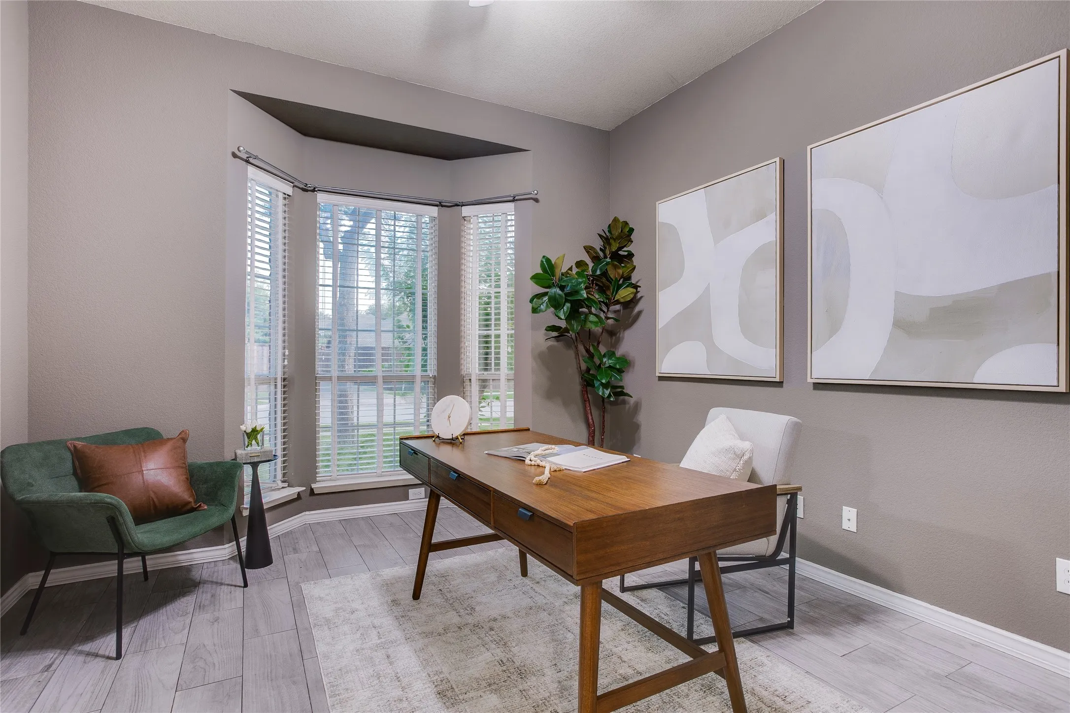 Single Family Residence For Sale in Denton County , 1040 Churchill Drive, Frisco, Texas 75036, 5 Bedroom, 3 Bathroom, 2 Garage spaces, 3,177 Sqft, built in 2001, mls#21313859, Real Estate Agent in Frisco, Homes For Sale in Denton county, Homes For Sale in Frisco, Realtor in Frisco Texas, Real Estate Brokerage Independent Realty Texas, Luminita Cordes Realtor