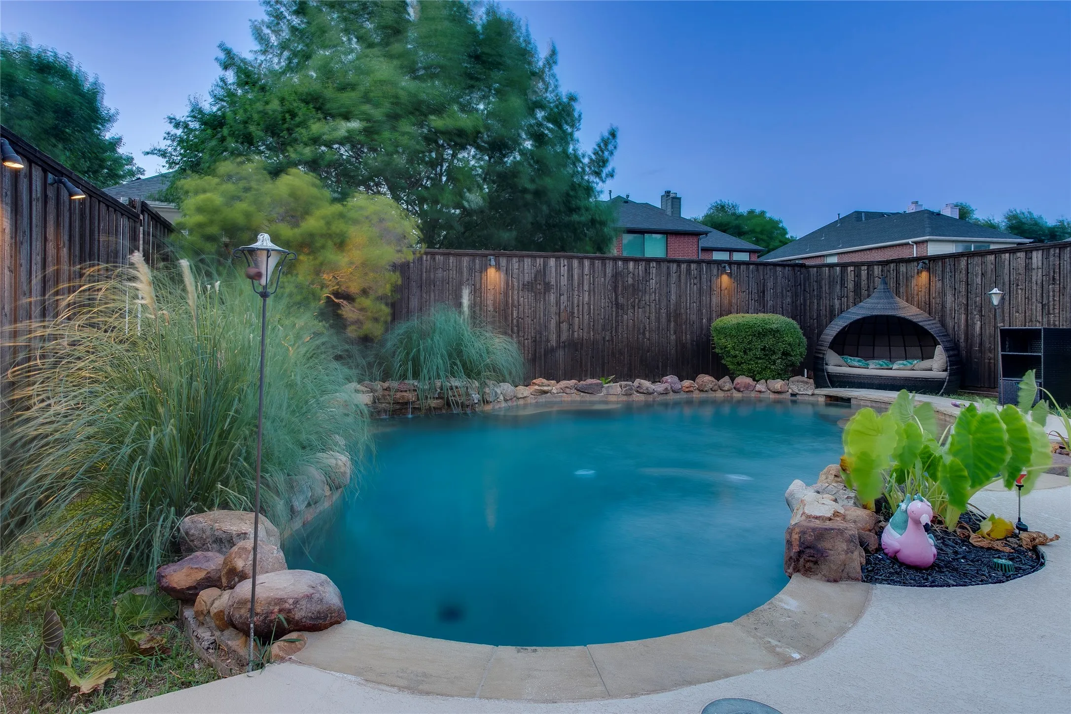Single Family Residence For Sale in Denton County , 1040 Churchill Drive, Frisco, Texas 75036, 5 Bedroom, 3 Bathroom, 2 Garage spaces, 3,177 Sqft, built in 2001, mls#21313859, Real Estate Agent in Frisco, Homes For Sale in Denton county, Homes For Sale in Frisco, Realtor in Frisco Texas, Real Estate Brokerage Independent Realty Texas, Luminita Cordes Realtor