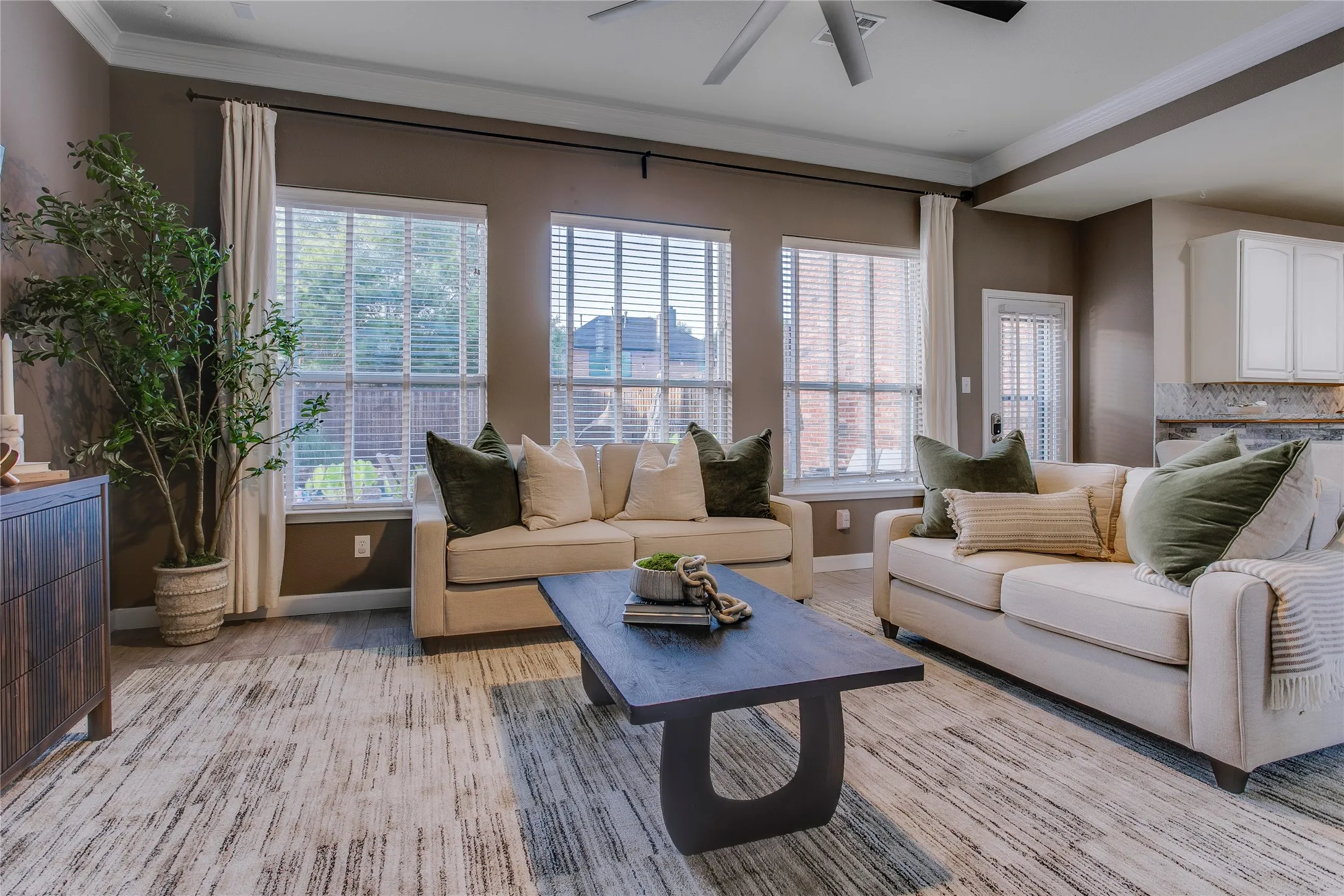 Single Family Residence For Sale in Denton County , 1040 Churchill Drive, Frisco, Texas 75036, 5 Bedroom, 3 Bathroom, 2 Garage spaces, 3,177 Sqft, built in 2001, mls#21313859, Real Estate Agent in Frisco, Homes For Sale in Denton county, Homes For Sale in Frisco, Realtor in Frisco Texas, Real Estate Brokerage Independent Realty Texas, Luminita Cordes Realtor