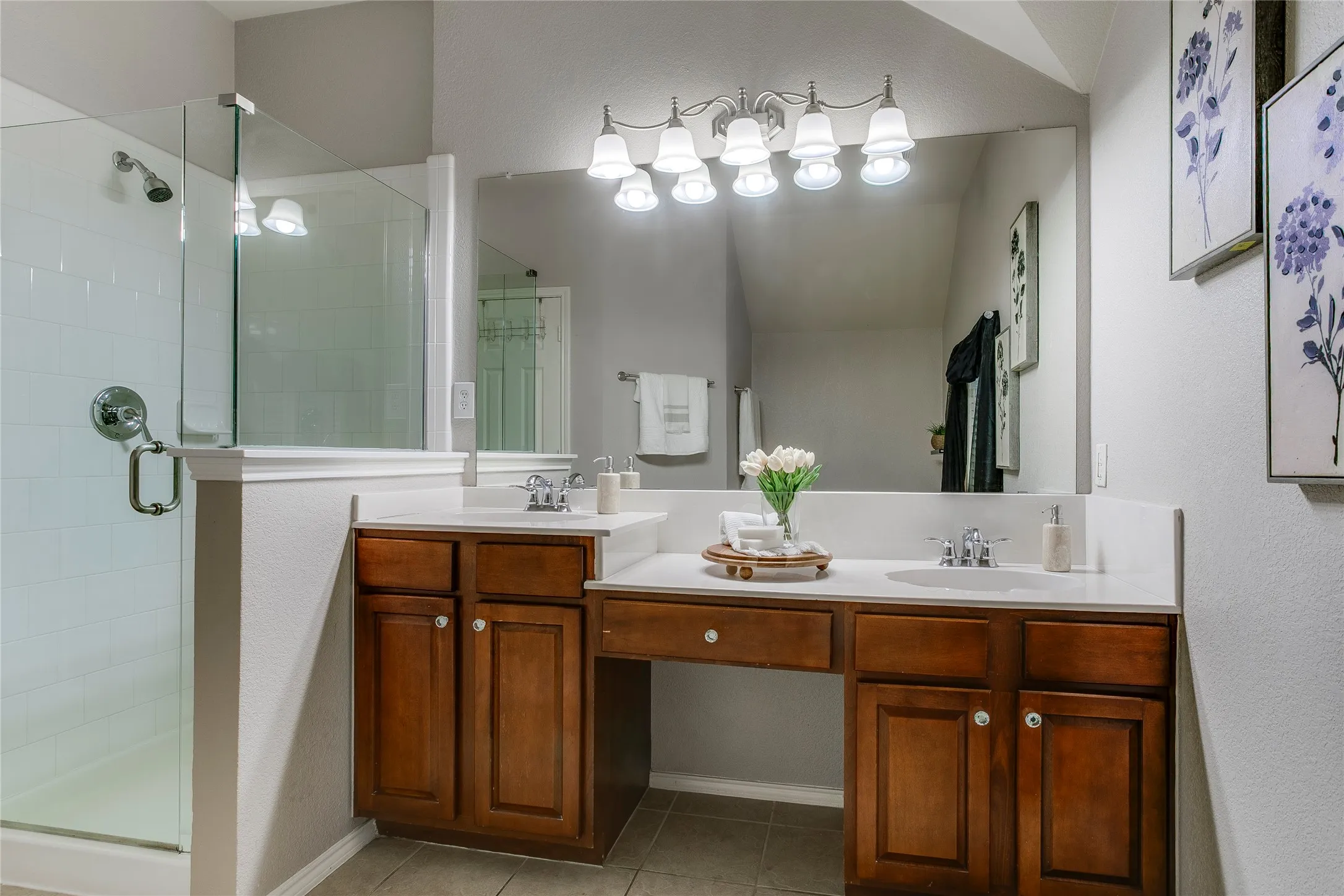 Single Family Residence For Sale in Denton County , 1040 Churchill Drive, Frisco, Texas 75036, 5 Bedroom, 3 Bathroom, 2 Garage spaces, 3,177 Sqft, built in 2001, mls#21313859, Real Estate Agent in Frisco, Homes For Sale in Denton county, Homes For Sale in Frisco, Realtor in Frisco Texas, Real Estate Brokerage Independent Realty Texas, Luminita Cordes Realtor