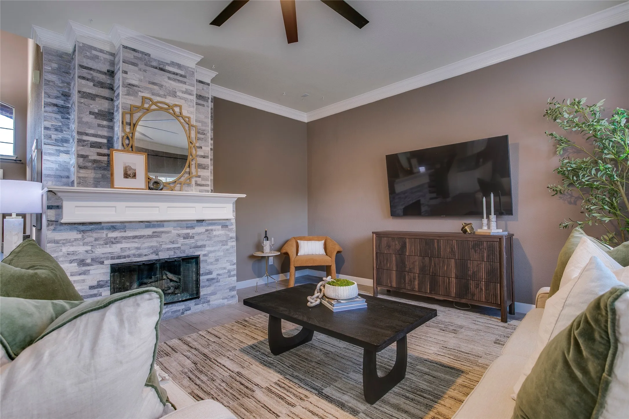 Single Family Residence For Sale in Denton County , 1040 Churchill Drive, Frisco, Texas 75036, 5 Bedroom, 3 Bathroom, 2 Garage spaces, 3,177 Sqft, built in 2001, mls#21313859, Real Estate Agent in Frisco, Homes For Sale in Denton county, Homes For Sale in Frisco, Realtor in Frisco Texas, Real Estate Brokerage Independent Realty Texas, Luminita Cordes Realtor