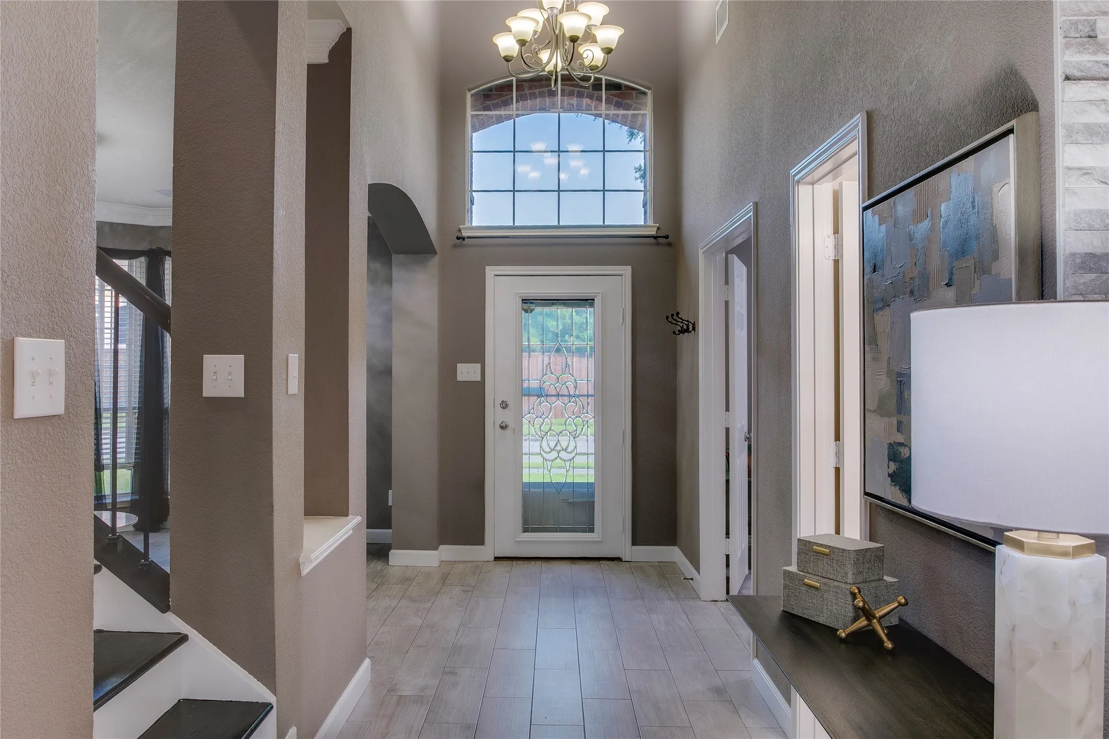 Single Family Residence For Sale in Denton County , 1040 Churchill Drive, Frisco, Texas 75036, 5 Bedroom, 3 Bathroom, 2 Garage spaces, 3,177 Sqft, built in 2001, mls#21313859, Real Estate Agent in Frisco, Homes For Sale in Denton county, Homes For Sale in Frisco, Realtor in Frisco Texas, Real Estate Brokerage Independent Realty Texas, Luminita Cordes Realtor
