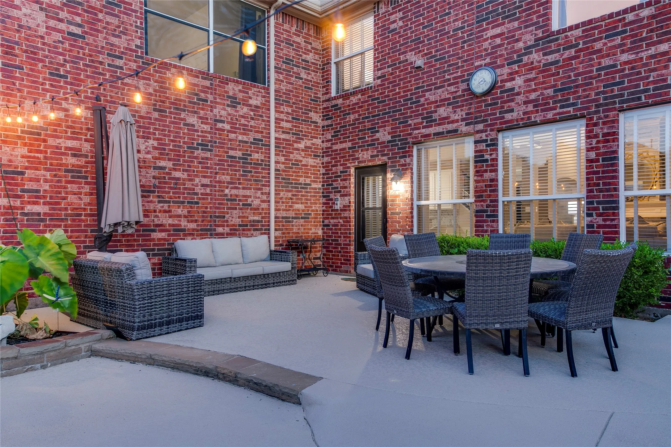 Single Family Residence For Sale in Denton County , 1040 Churchill Drive, Frisco, Texas 75036, 5 Bedroom, 3 Bathroom, 2 Garage spaces, 3,177 Sqft, built in 2001, mls#21313859, Real Estate Agent in Frisco, Homes For Sale in Denton county, Homes For Sale in Frisco, Realtor in Frisco Texas, Real Estate Brokerage Independent Realty Texas, Luminita Cordes Realtor
