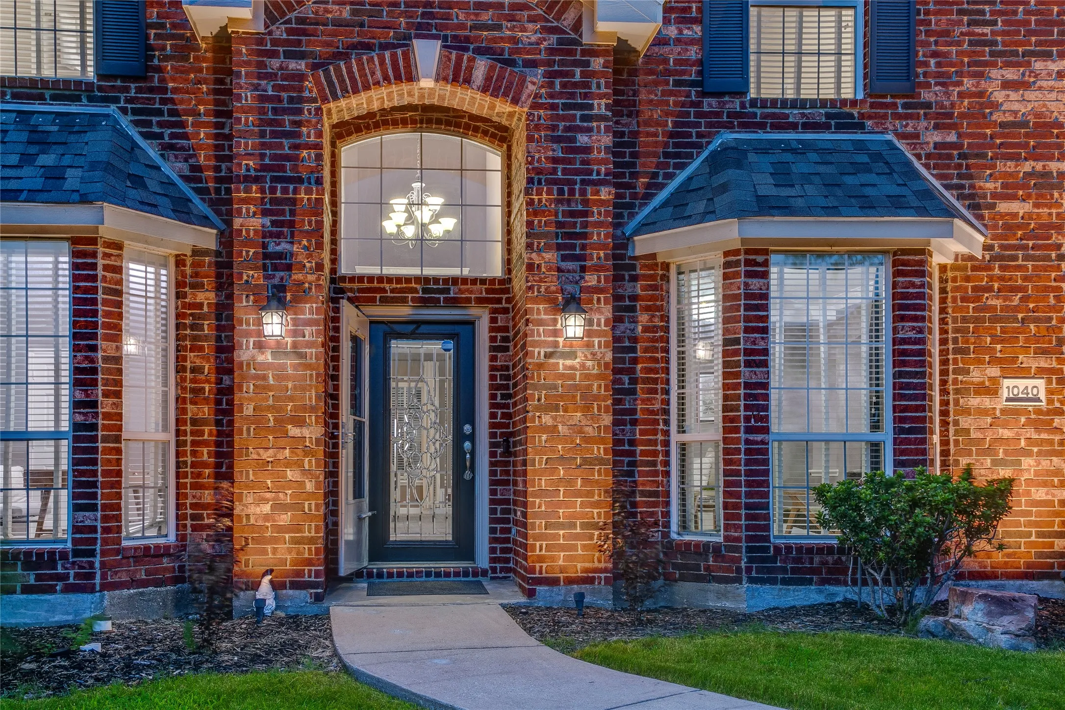 Single Family Residence For Sale in Denton County , 1040 Churchill Drive, Frisco, Texas 75036, 5 Bedroom, 3 Bathroom, 2 Garage spaces, 3,177 Sqft, built in 2001, mls#21313859, Real Estate Agent in Frisco, Homes For Sale in Denton county, Homes For Sale in Frisco, Realtor in Frisco Texas, Real Estate Brokerage Independent Realty Texas, Luminita Cordes Realtor
