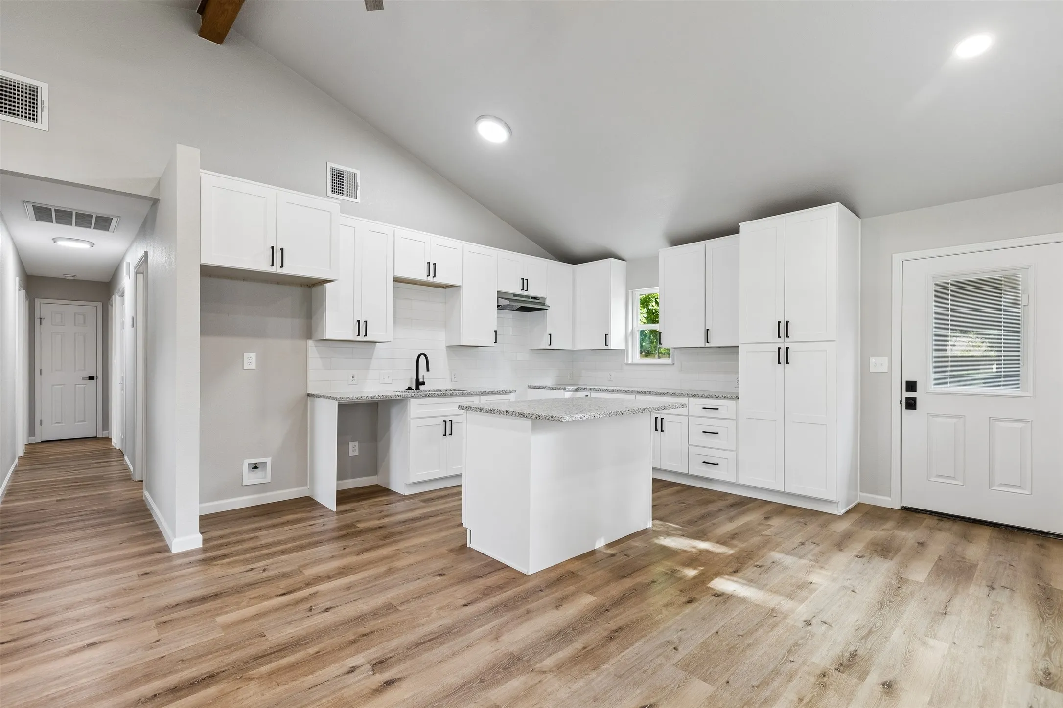 Single Family Residence For Sale in Johnson County , 902 Melanie Lane, Keene, Texas 76059, 3 Bedroom, 2 Bathroom, Garage spaces, 1,276 Sqft, built in 1985, mls#21315637, Real Estate Agent in Keene, Homes For Sale in Johnson county, Homes For Sale in Keene, Realtor in Keene Texas, Real Estate Brokerage Independent Realty Texas, Luminita Cordes Realtor