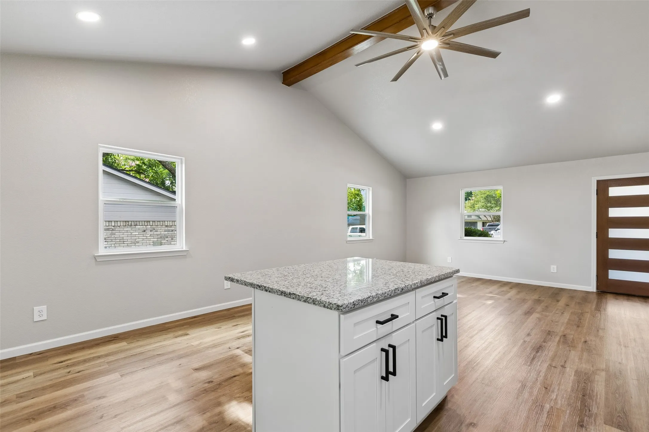 Single Family Residence For Sale in Johnson County , 902 Melanie Lane, Keene, Texas 76059, 3 Bedroom, 2 Bathroom, Garage spaces, 1,276 Sqft, built in 1985, mls#21315637, Real Estate Agent in Keene, Homes For Sale in Johnson county, Homes For Sale in Keene, Realtor in Keene Texas, Real Estate Brokerage Independent Realty Texas, Luminita Cordes Realtor