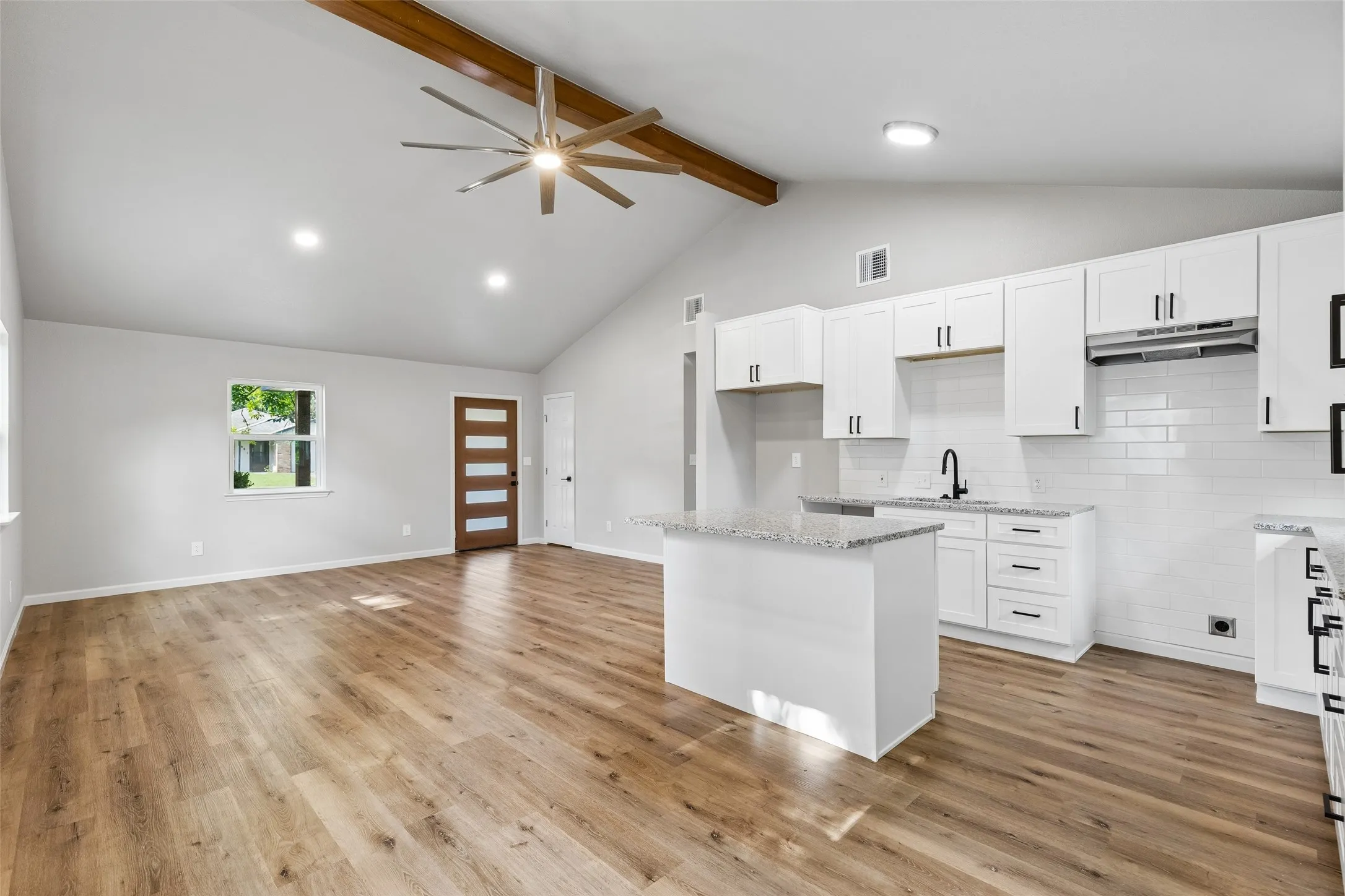 Single Family Residence For Sale in Johnson County , 902 Melanie Lane, Keene, Texas 76059, 3 Bedroom, 2 Bathroom, Garage spaces, 1,276 Sqft, built in 1985, mls#21315637, Real Estate Agent in Keene, Homes For Sale in Johnson county, Homes For Sale in Keene, Realtor in Keene Texas, Real Estate Brokerage Independent Realty Texas, Luminita Cordes Realtor