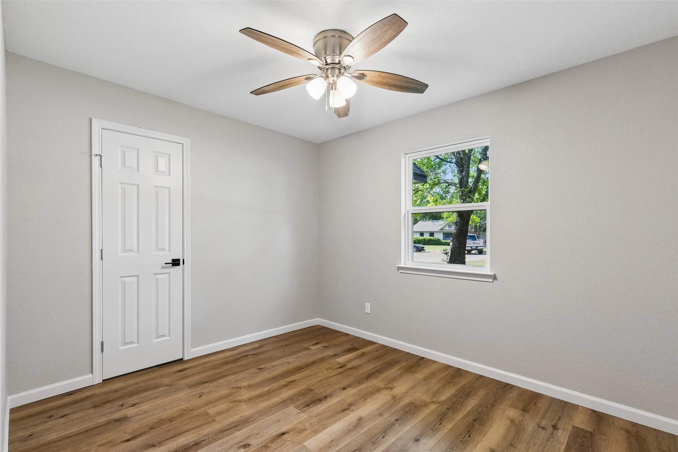 Single Family Residence For Sale in Johnson County , 902 Melanie Lane, Keene, Texas 76059, 3 Bedroom, 2 Bathroom, Garage spaces, 1,276 Sqft, built in 1985, mls#21315637, Real Estate Agent in Keene, Homes For Sale in Johnson county, Homes For Sale in Keene, Realtor in Keene Texas, Real Estate Brokerage Independent Realty Texas, Luminita Cordes Realtor