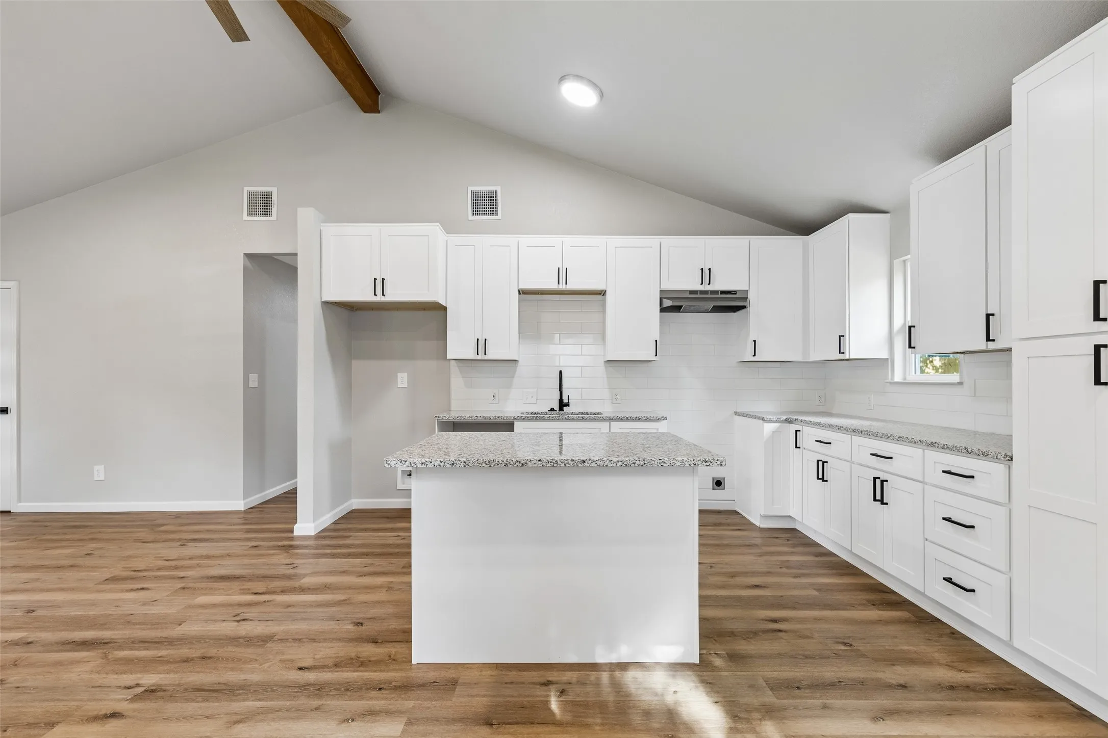 Single Family Residence For Sale in Johnson County , 902 Melanie Lane, Keene, Texas 76059, 3 Bedroom, 2 Bathroom, Garage spaces, 1,276 Sqft, built in 1985, mls#21315637, Real Estate Agent in Keene, Homes For Sale in Johnson county, Homes For Sale in Keene, Realtor in Keene Texas, Real Estate Brokerage Independent Realty Texas, Luminita Cordes Realtor